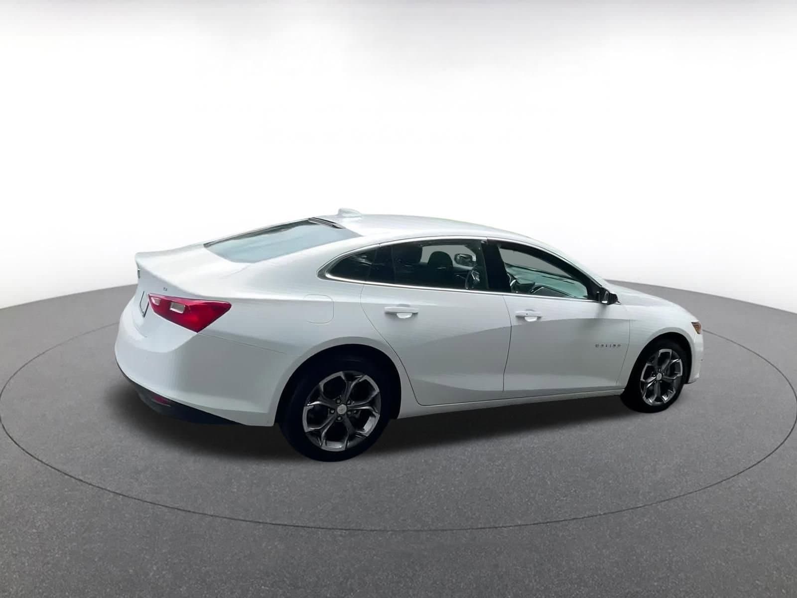 Thumbnail: 2024 Chevrolet Malibu - 15