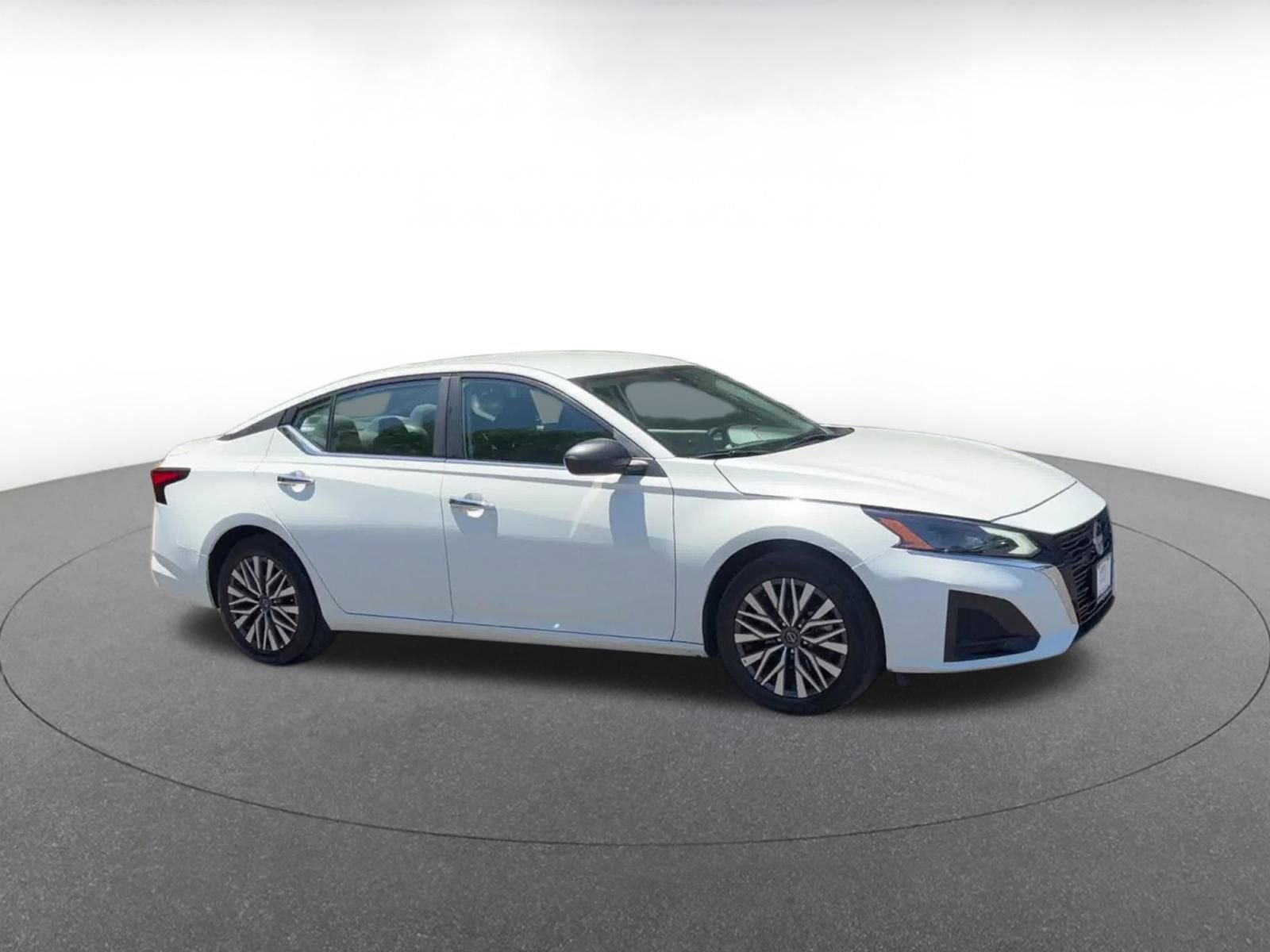 Thumbnail: 2025 Nissan Altima - 2