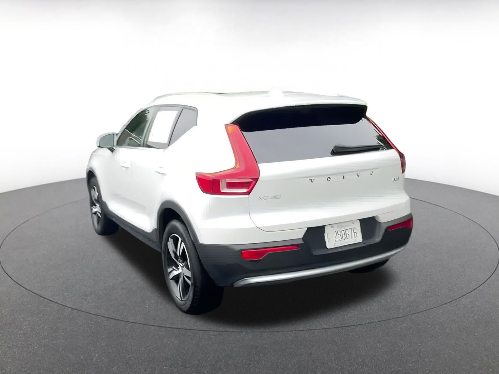 Thumbnail: 2024 Volvo XC40 - 11