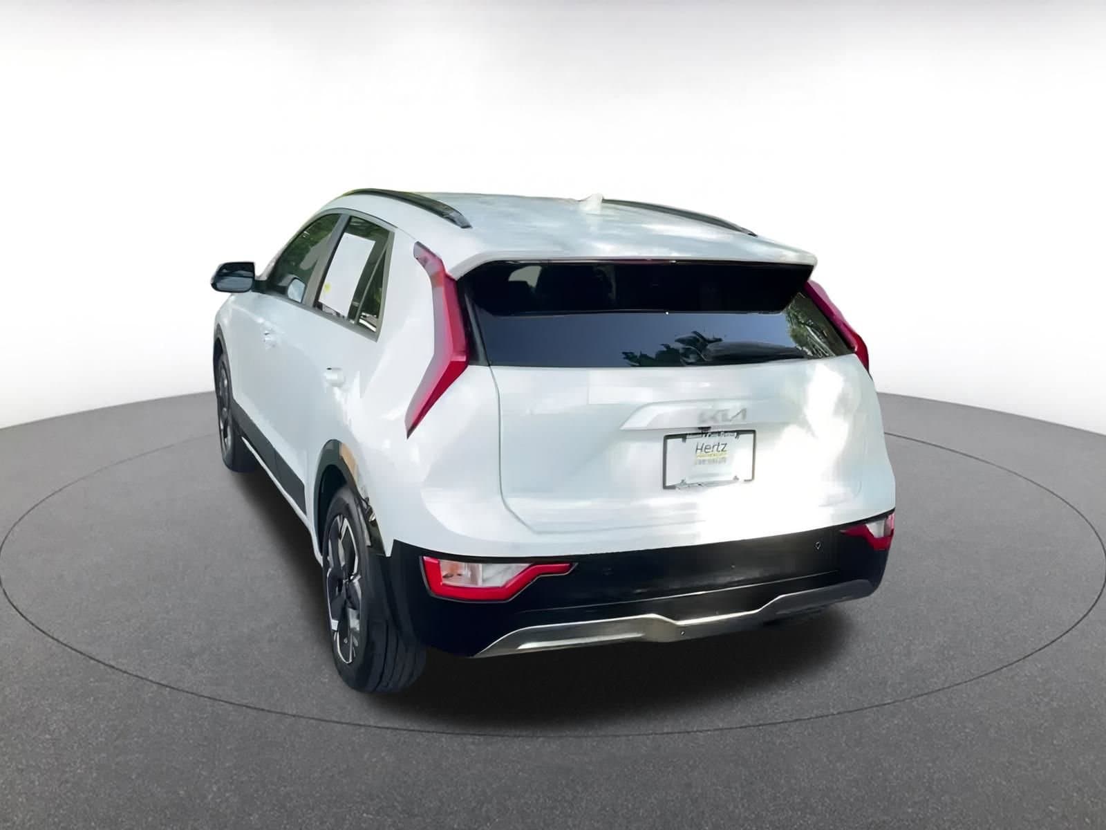 Thumbnail: 2023 Kia Niro - 15