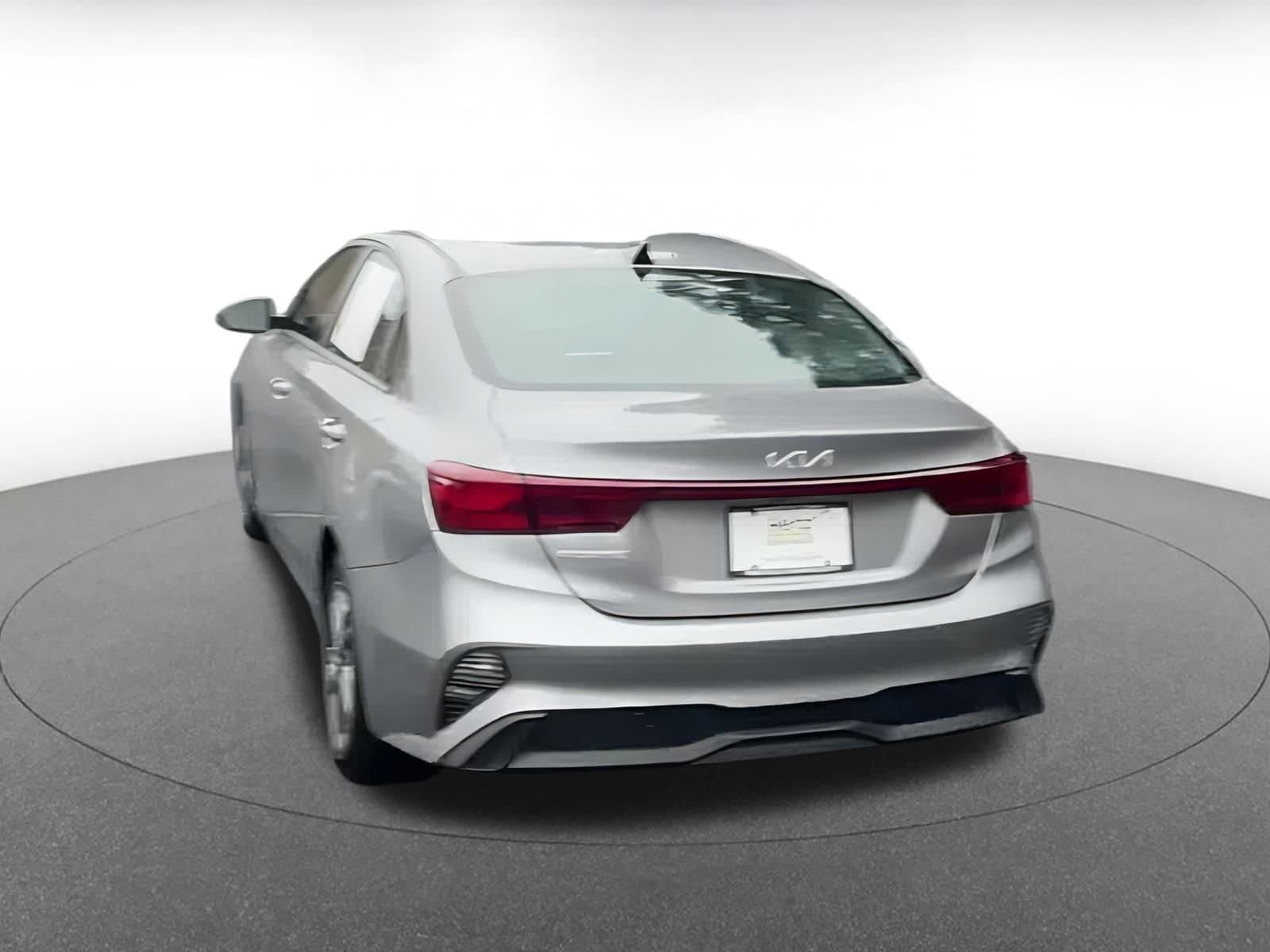 Thumbnail: 2023 Kia Forte - 8