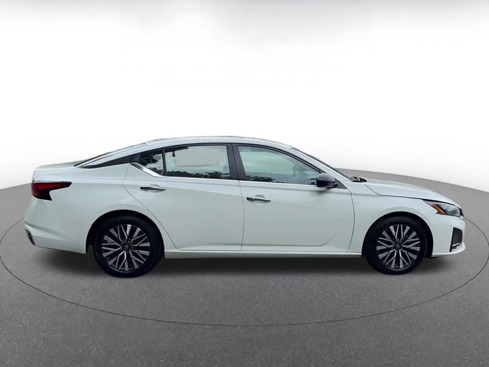 Thumbnail: 2025 Nissan Altima - 13