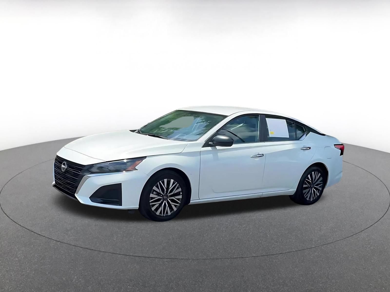 Thumbnail: 2025 Nissan Altima - 4