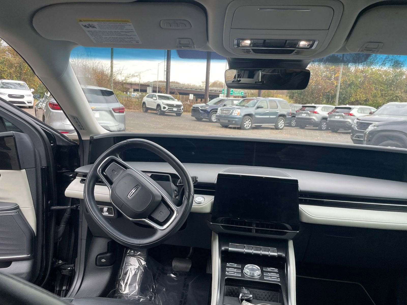 Thumbnail: 2024 Lincoln Nautilus - 30