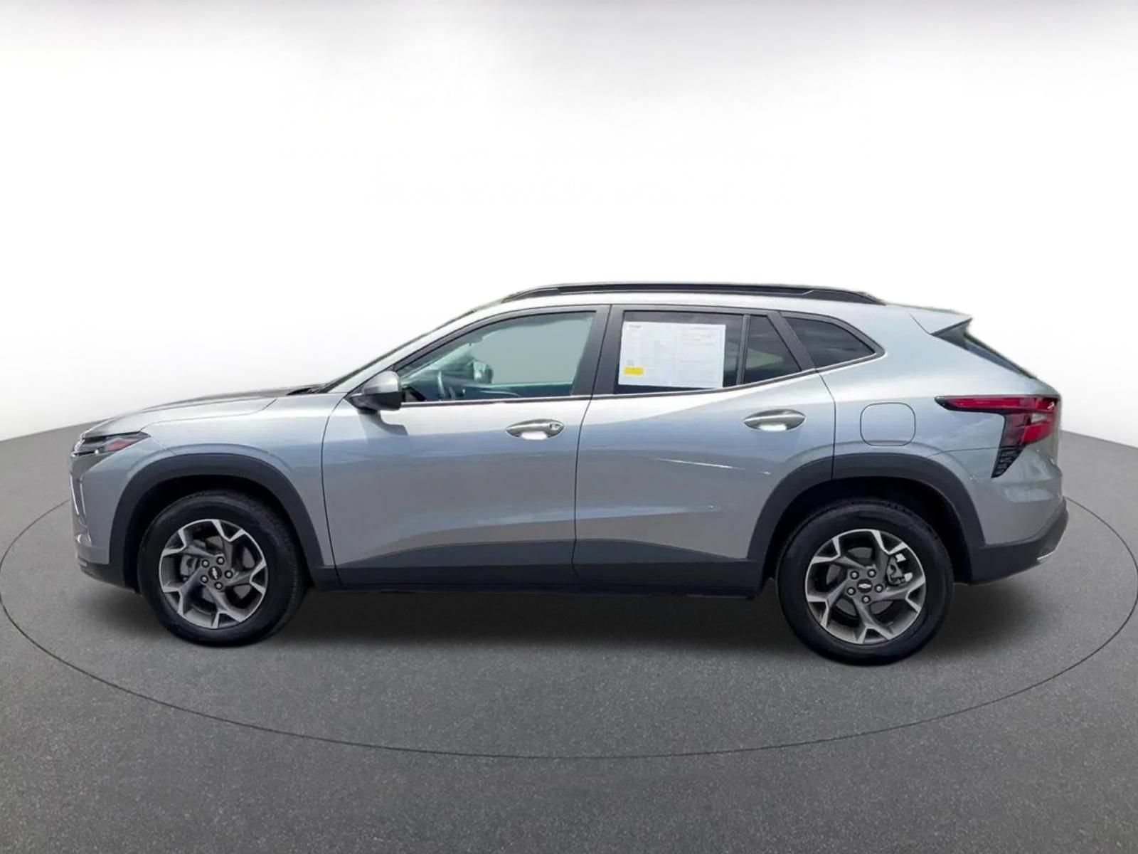 Thumbnail: 2025 Chevrolet Trax - 9