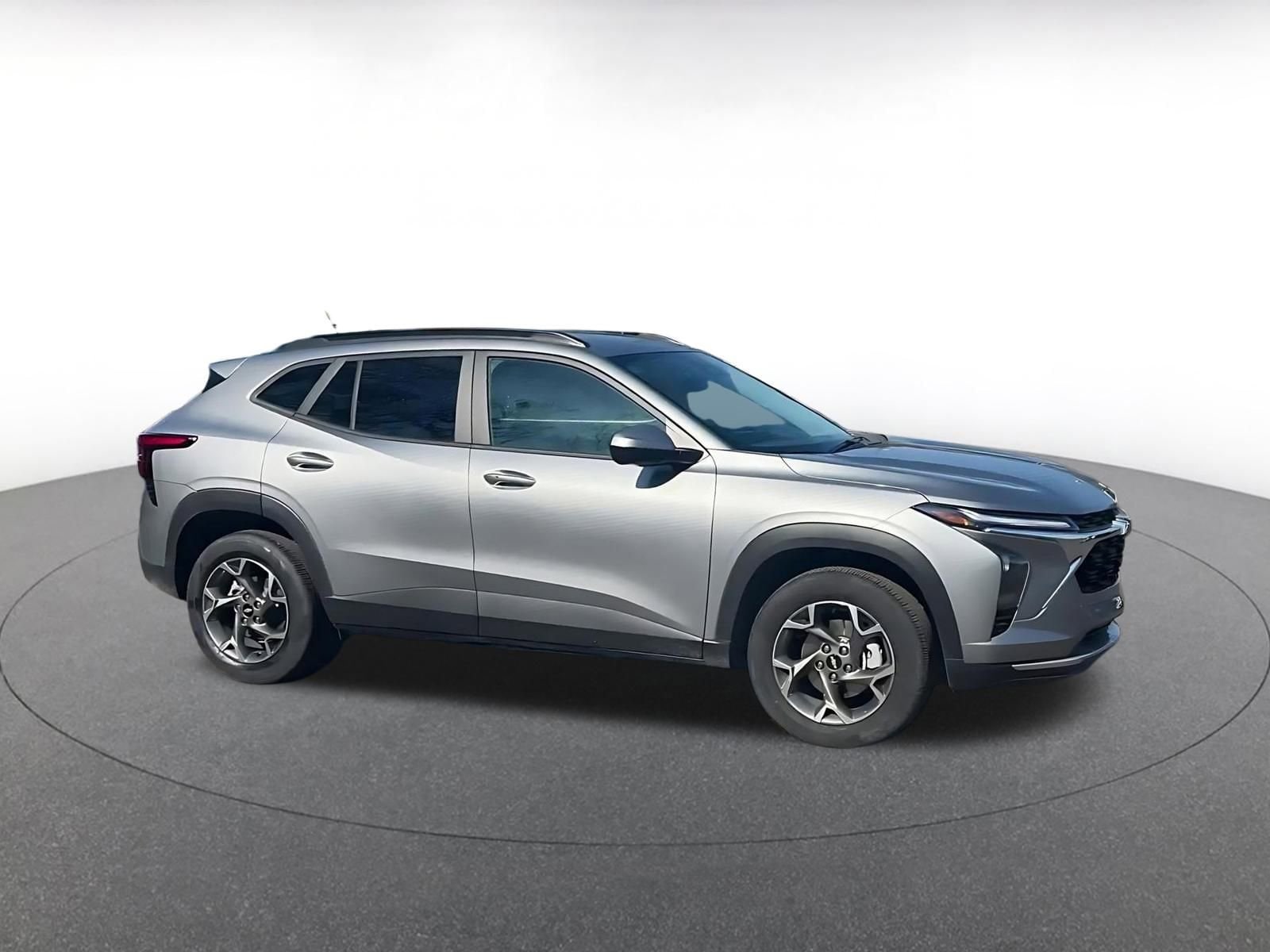 Thumbnail: 2025 Chevrolet Trax - 2