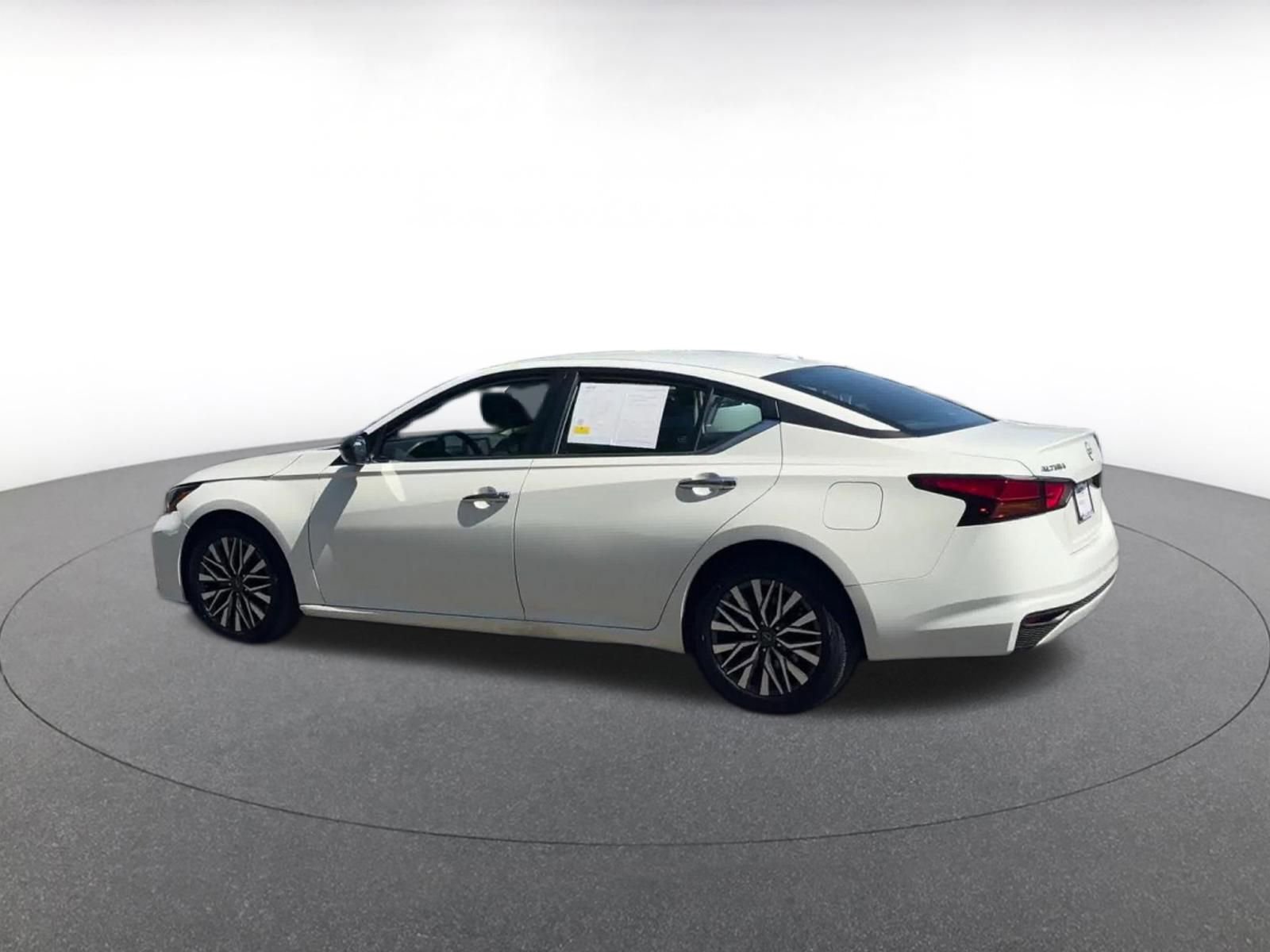 Thumbnail: 2025 Nissan Altima - 10