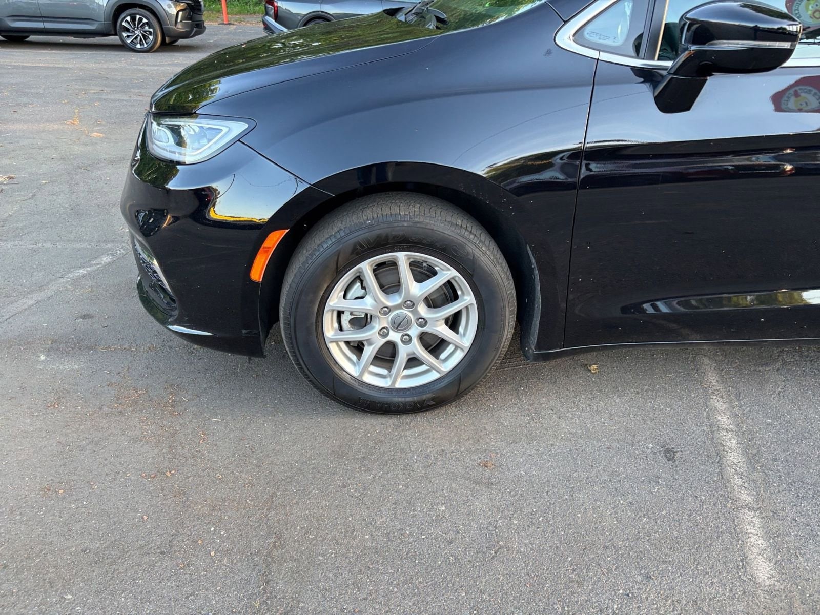 Thumbnail: 2025 Chrysler Pacifica - 32