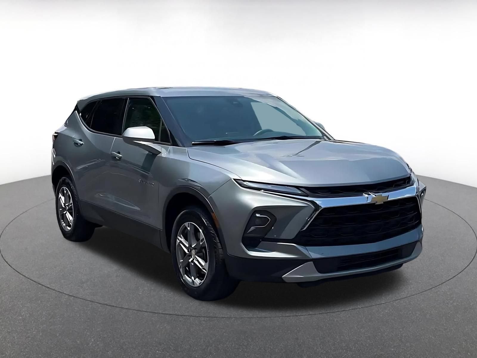 Thumbnail: 2026 Chevrolet Blazer - 3