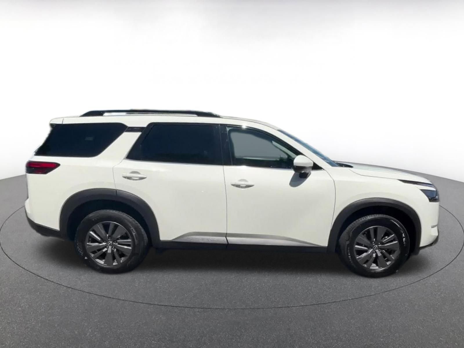 Thumbnail: 2025 Nissan Pathfinder - 16