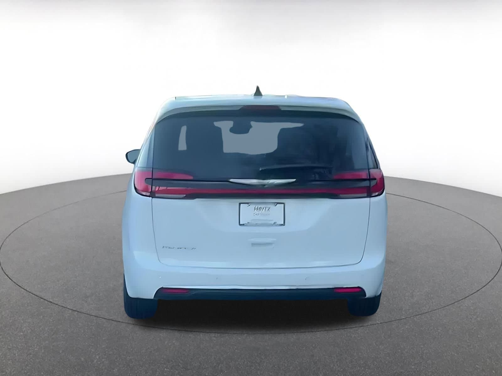 Thumbnail: 2025 Chrysler Pacifica - 12