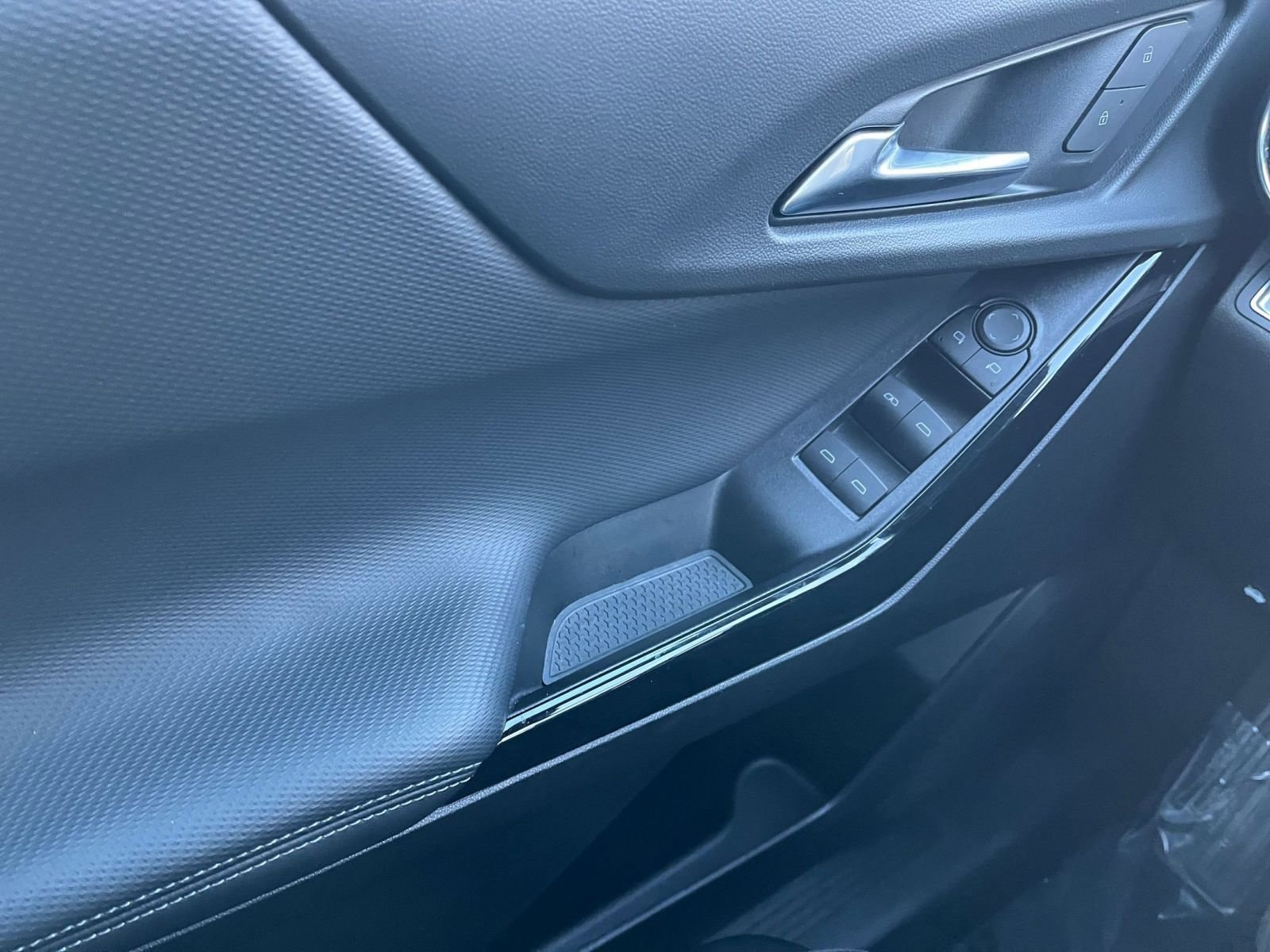 Thumbnail: 2025 Chevrolet Equinox - 18