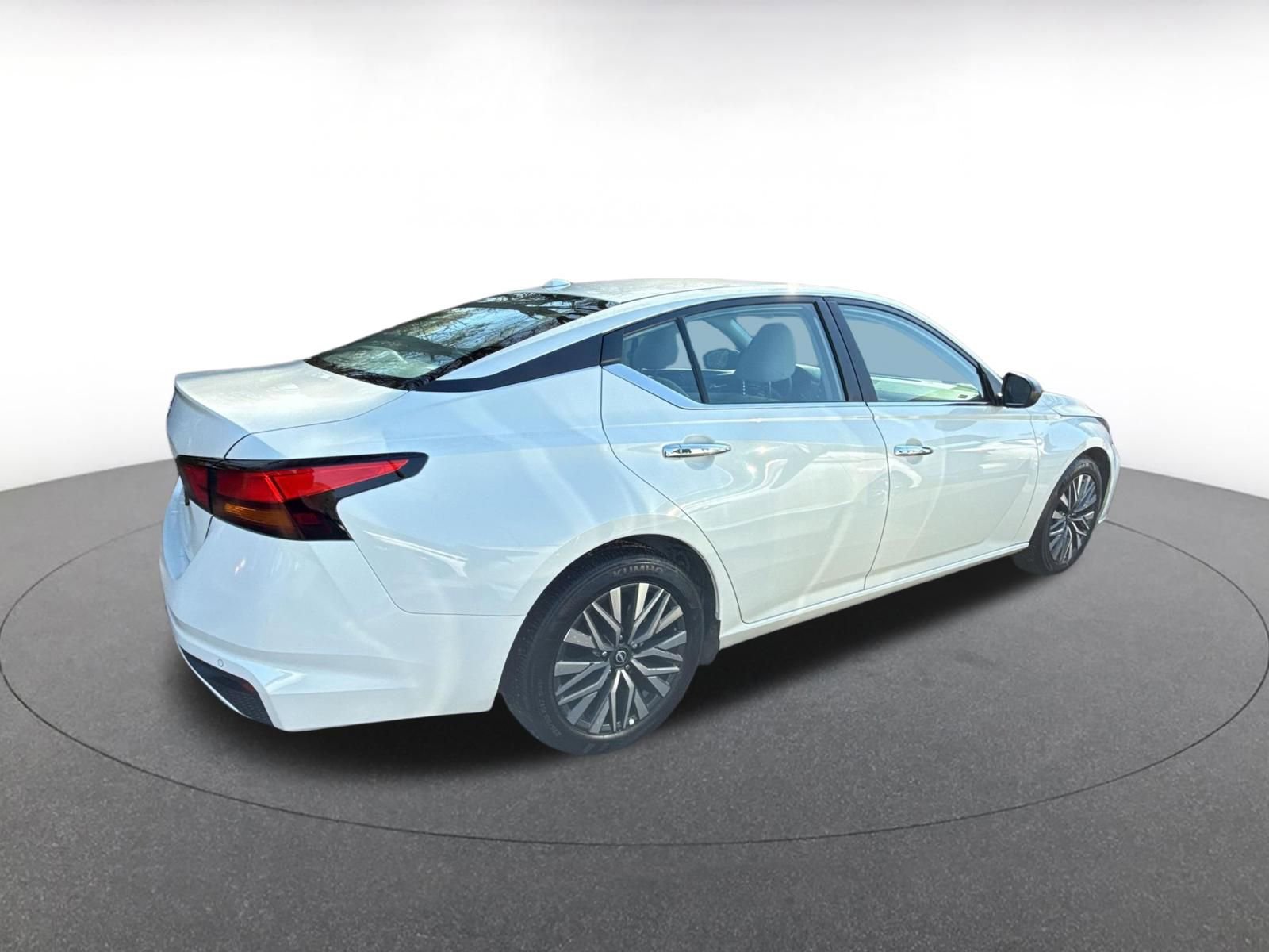 Thumbnail: 2025 Nissan Altima - 21