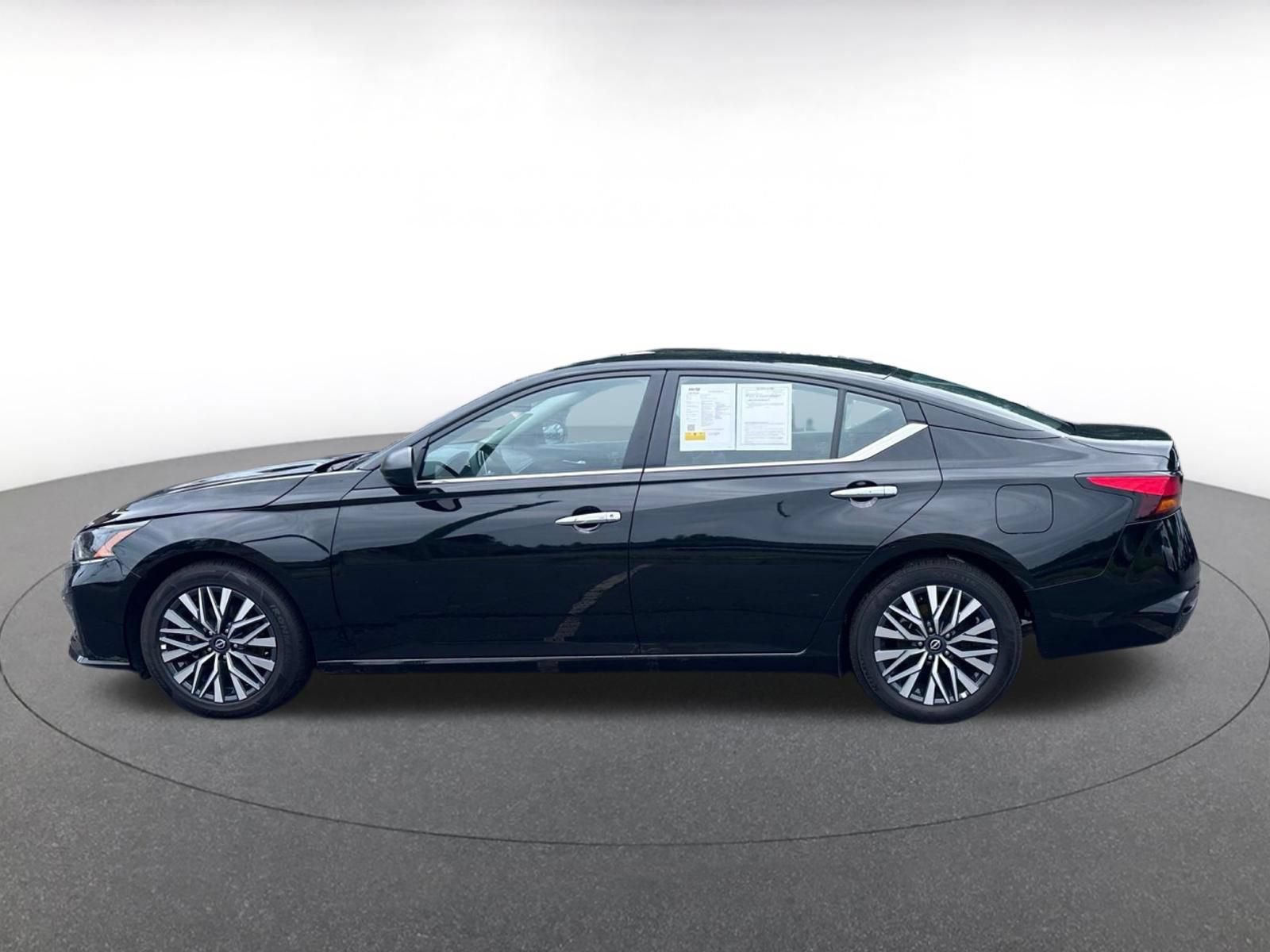 Thumbnail: 2025 Nissan Altima - 21