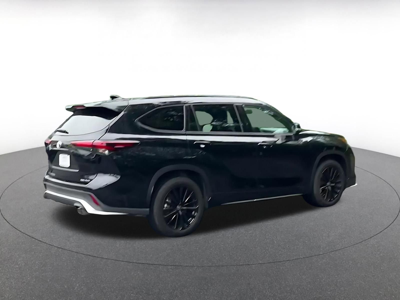 Thumbnail: 2025 Toyota Highlander - 14
