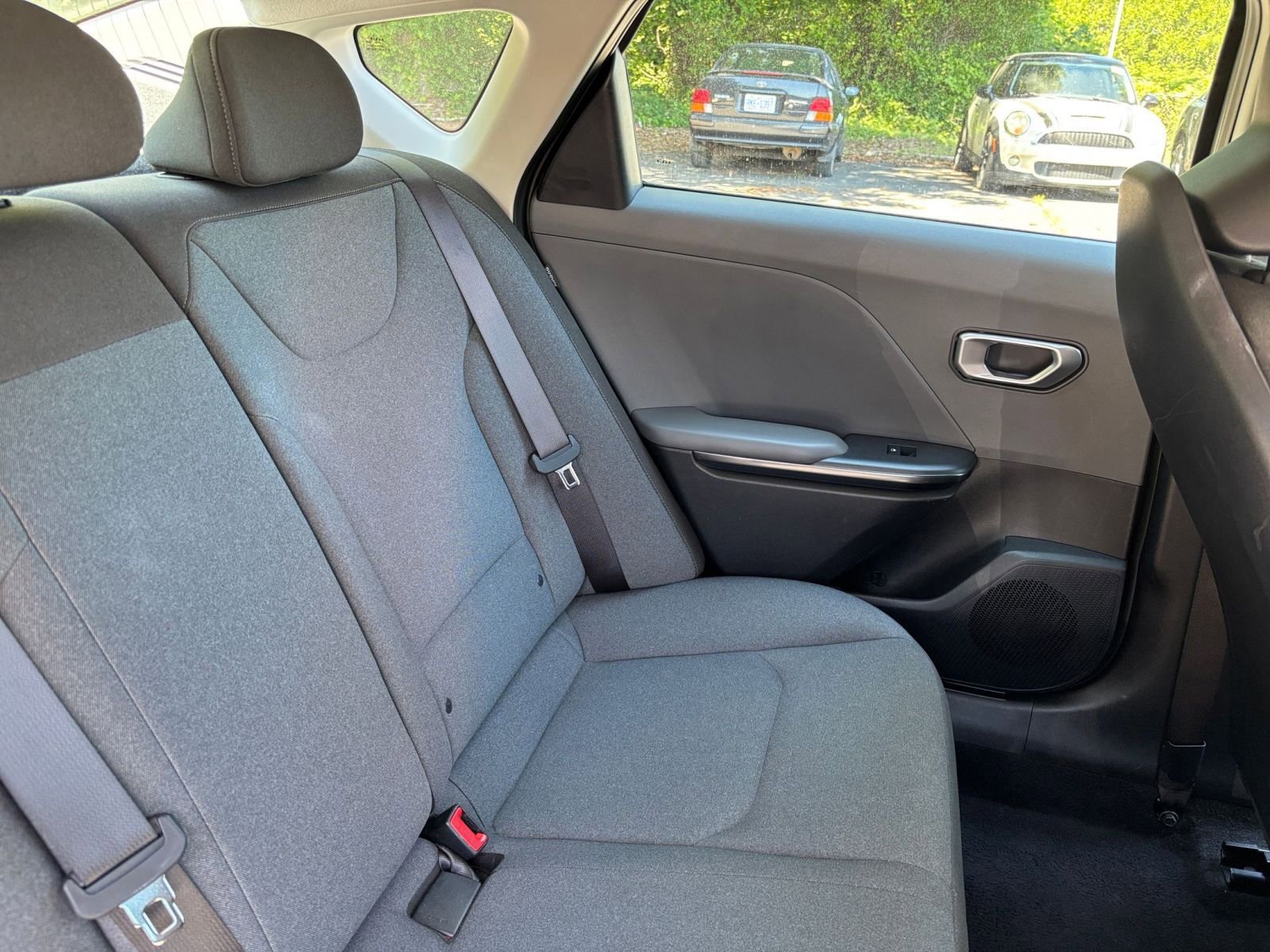 2025 Kia K4 LXS - Photo 36