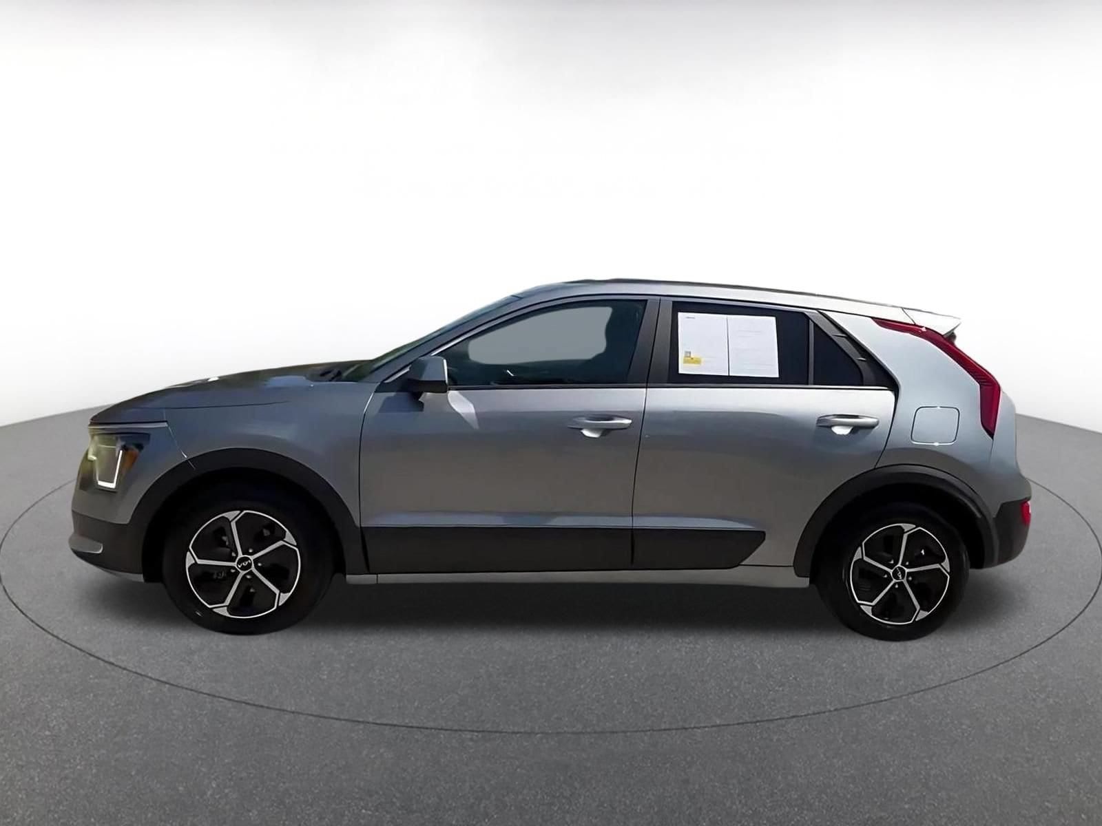 Thumbnail: 2026 Kia Niro - 9