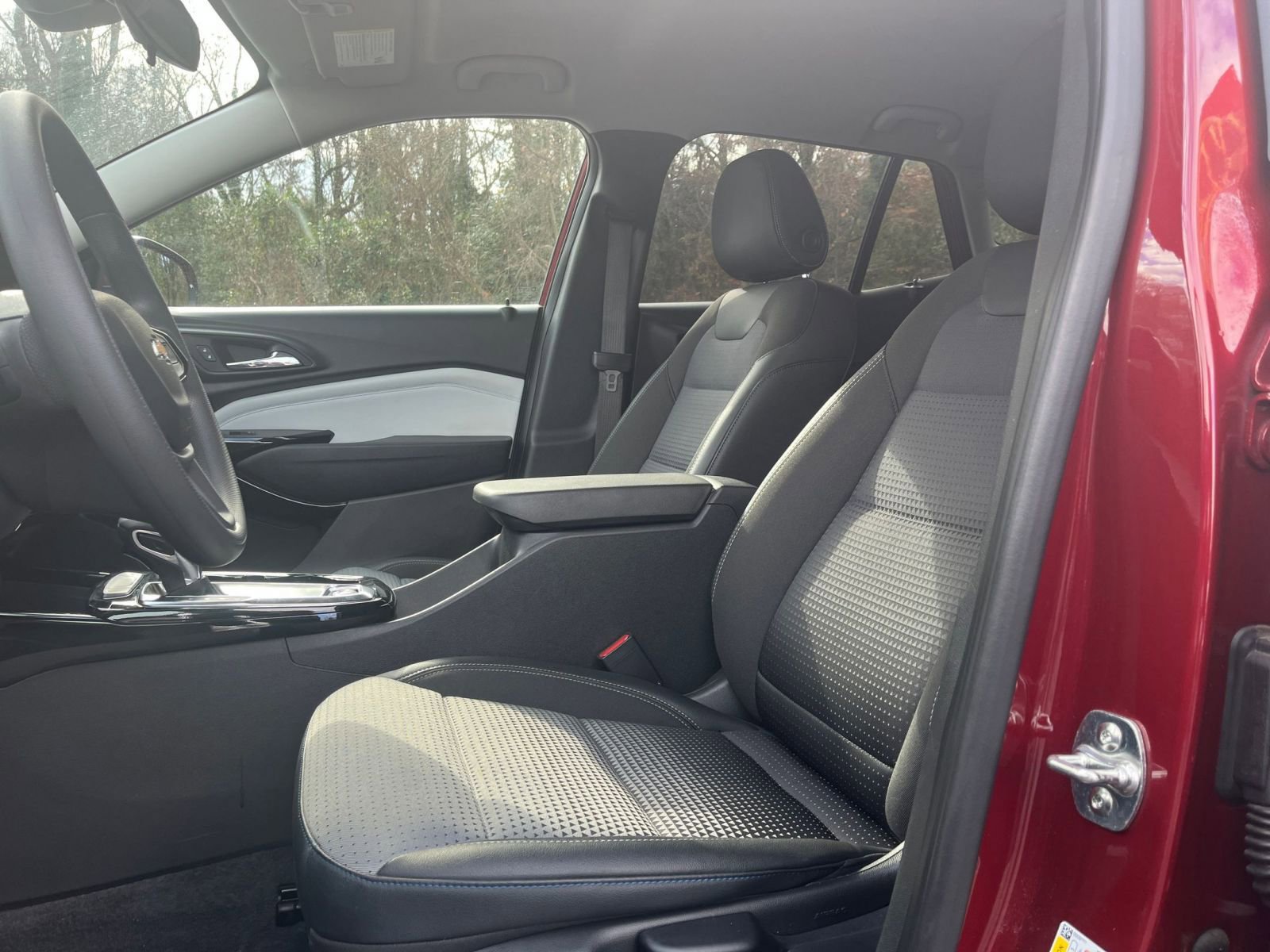 Thumbnail: 2025 Chevrolet Trax - 24