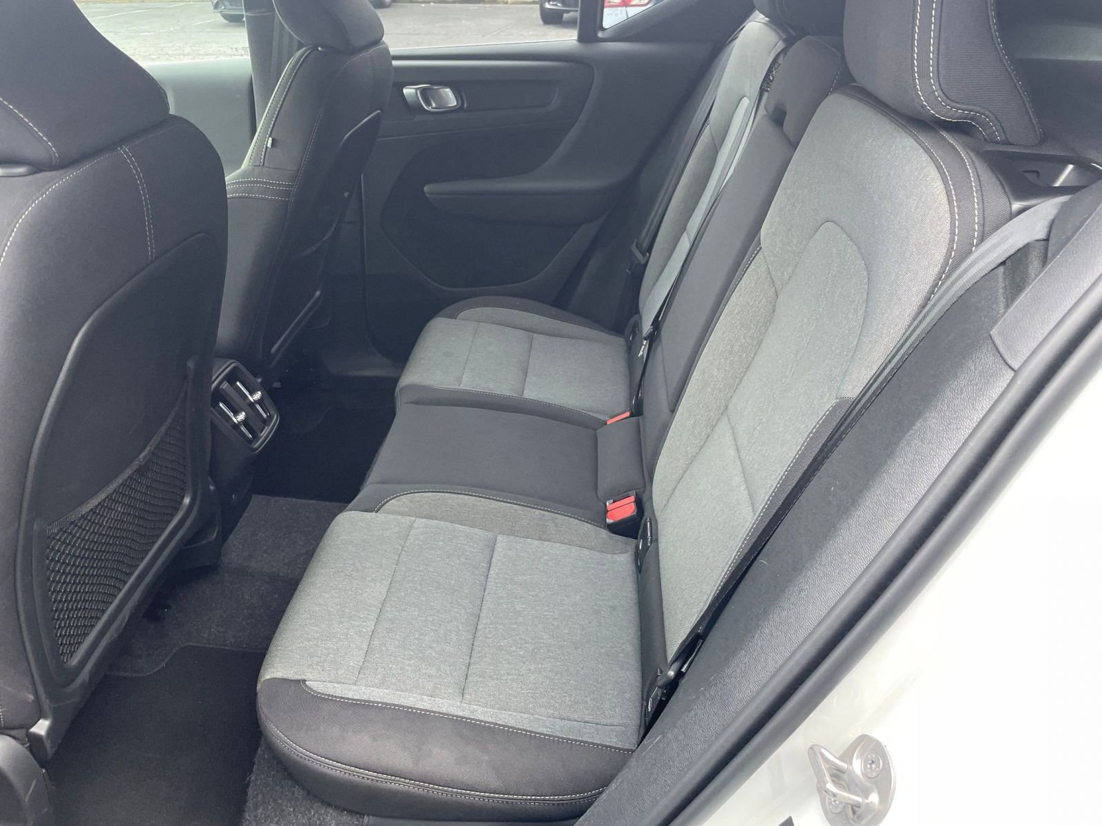 Thumbnail: 2024 Volvo XC40 - 22