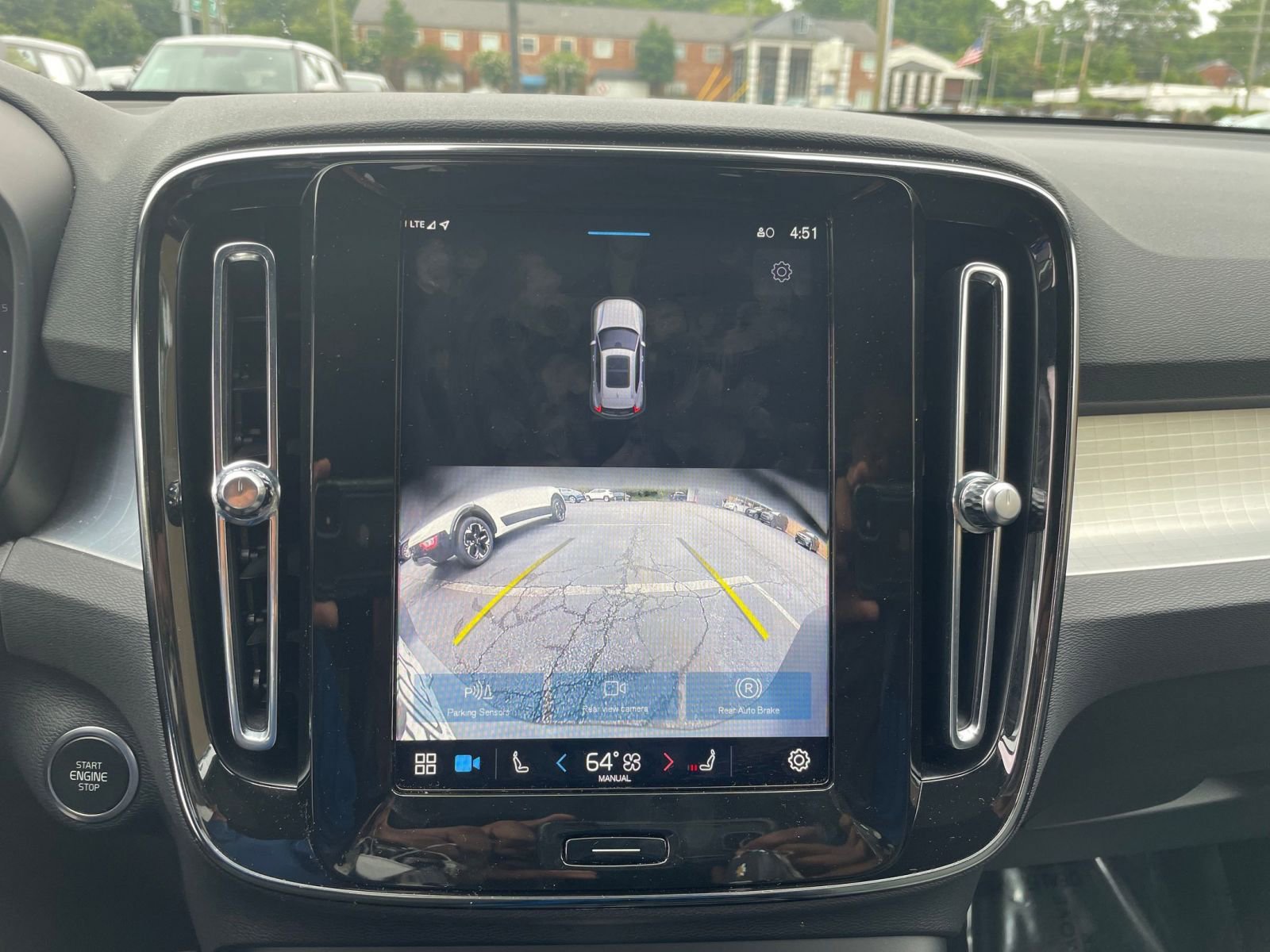 Thumbnail: 2024 Volvo XC40 - 17