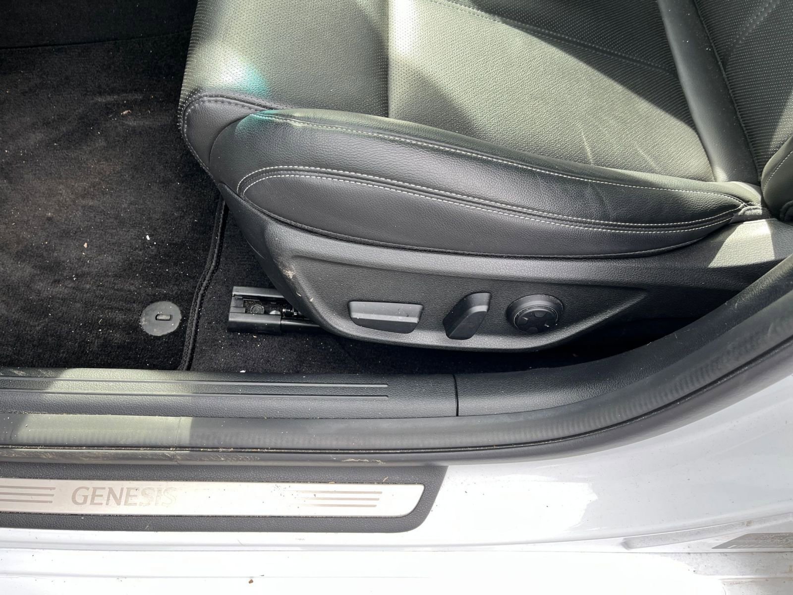 Thumbnail: 2025 Genesis G70 - 23