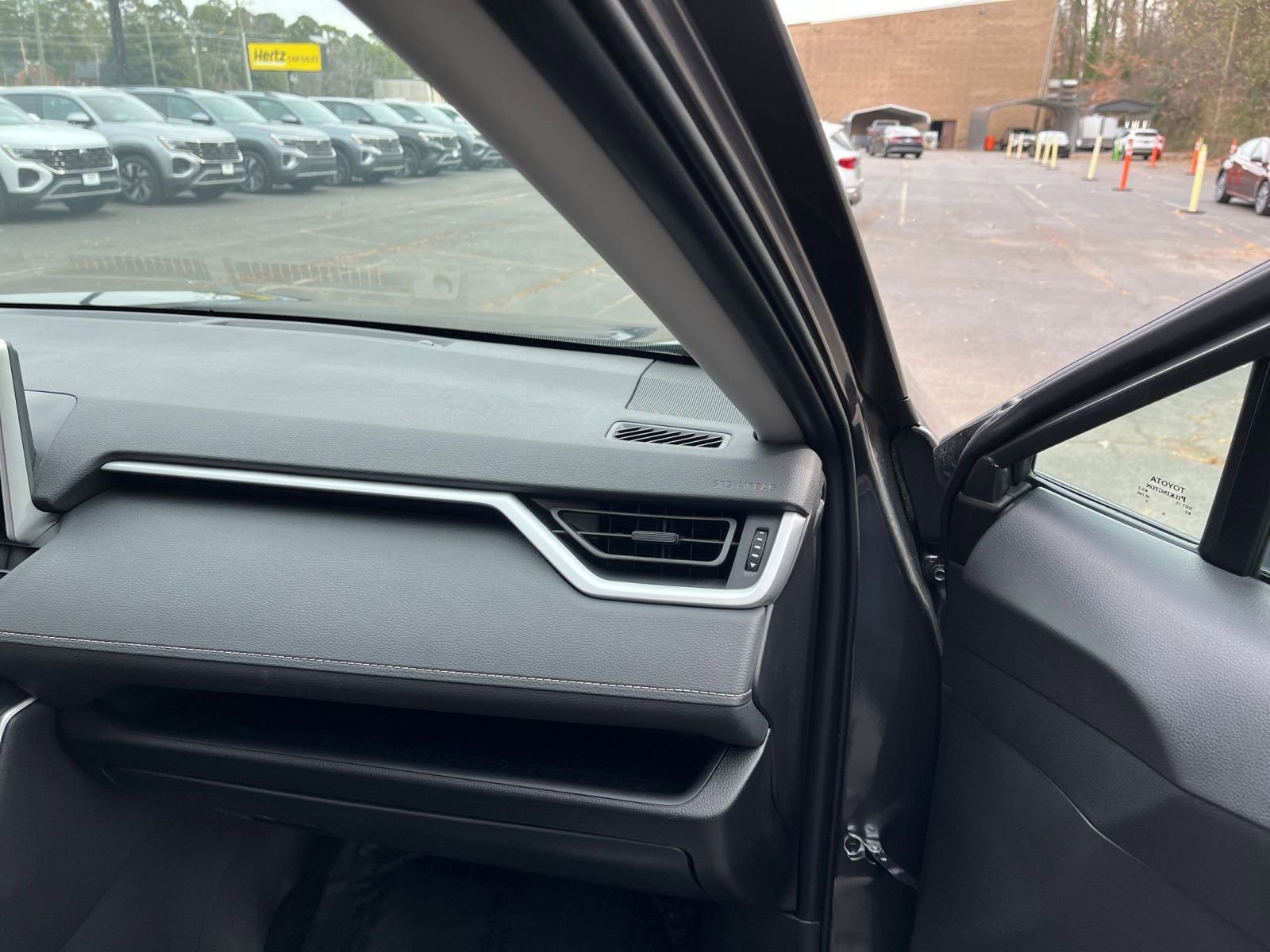 Thumbnail: 2025 Toyota RAV4 - 35