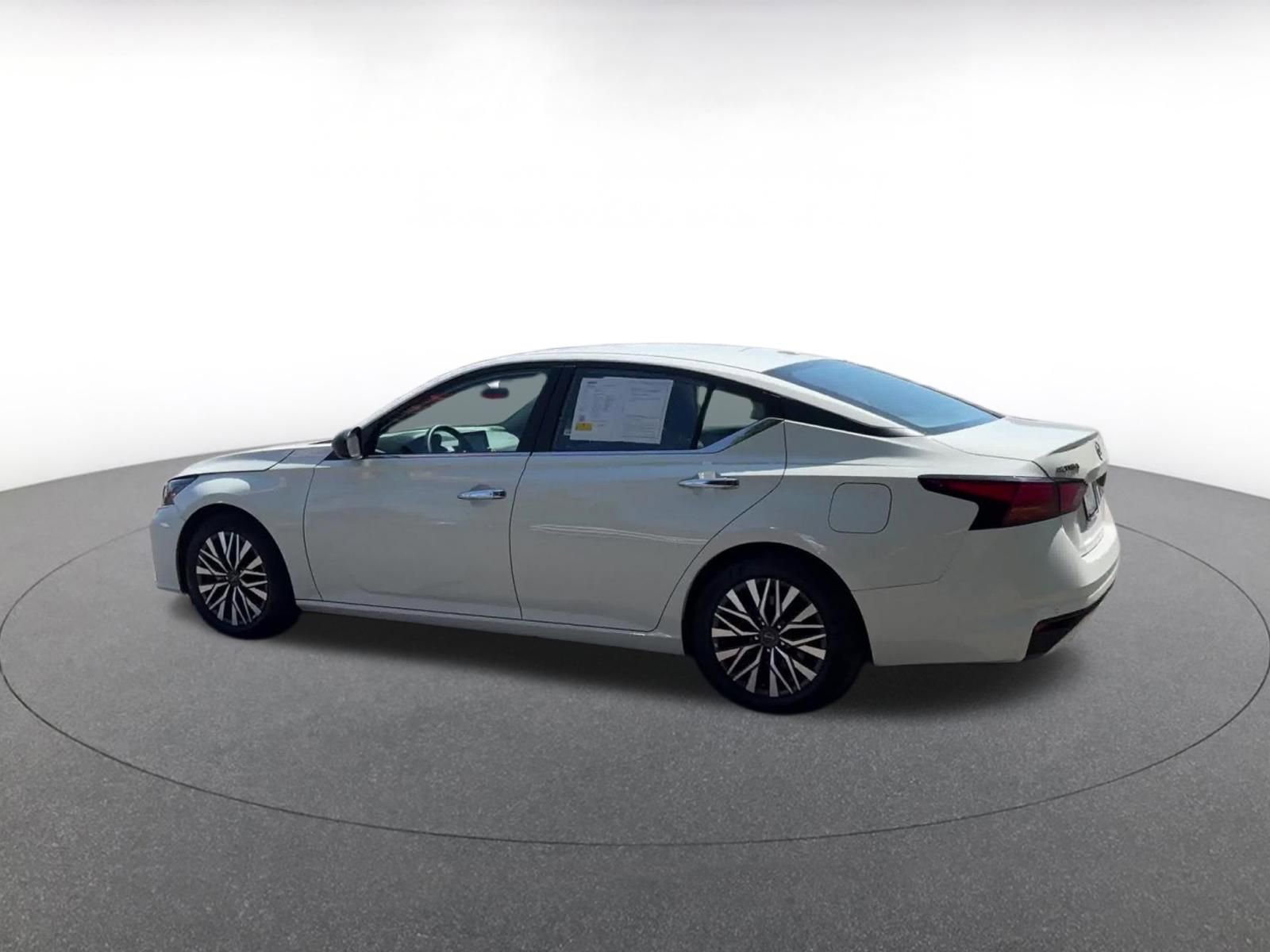 Thumbnail: 2025 Nissan Altima - 10
