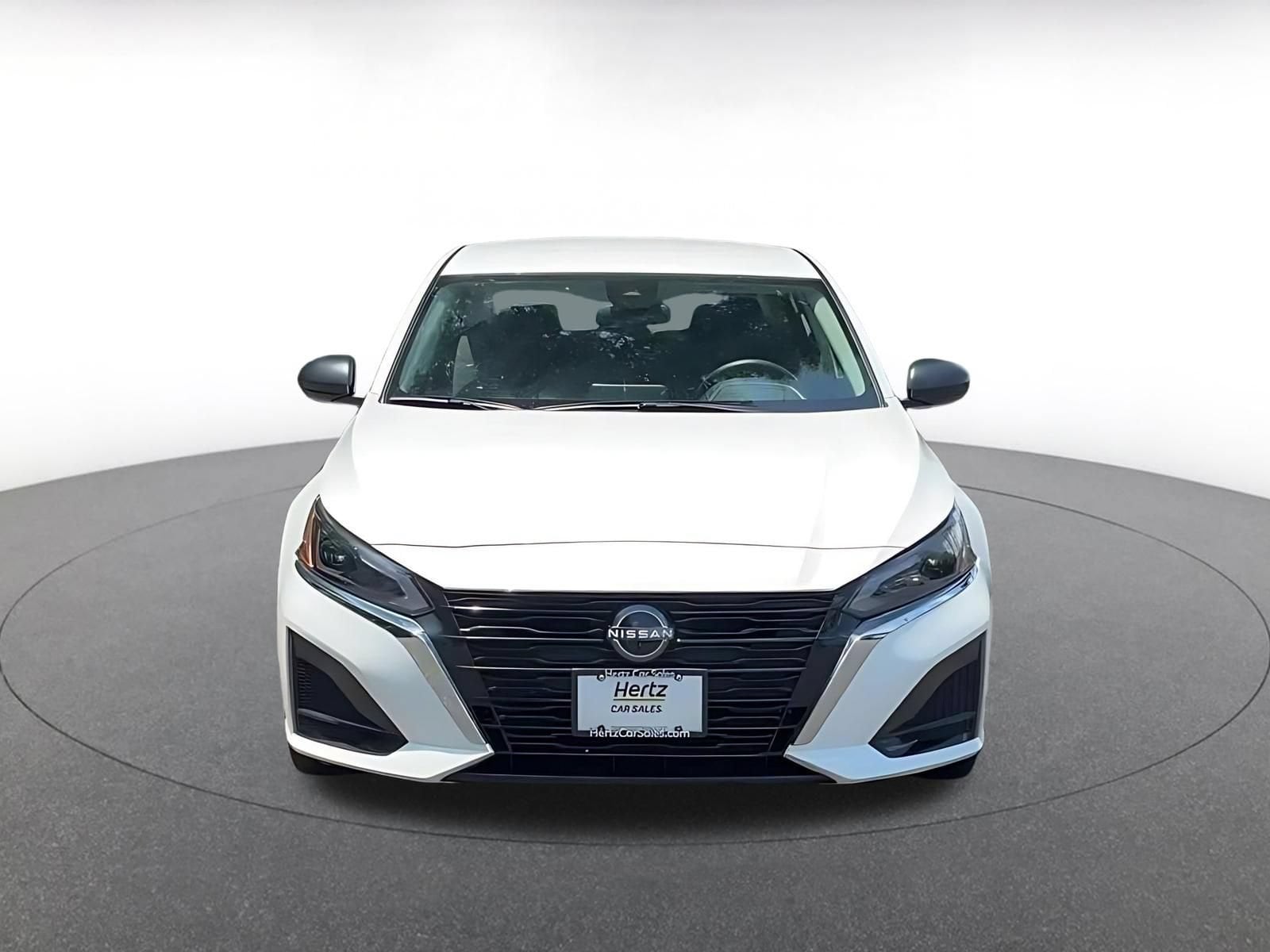 Thumbnail: 2025 Nissan Altima - 4