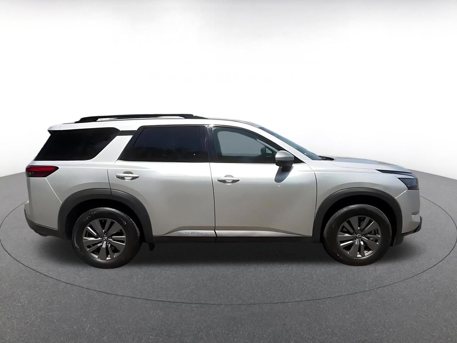 Thumbnail: 2025 Nissan Pathfinder - 16