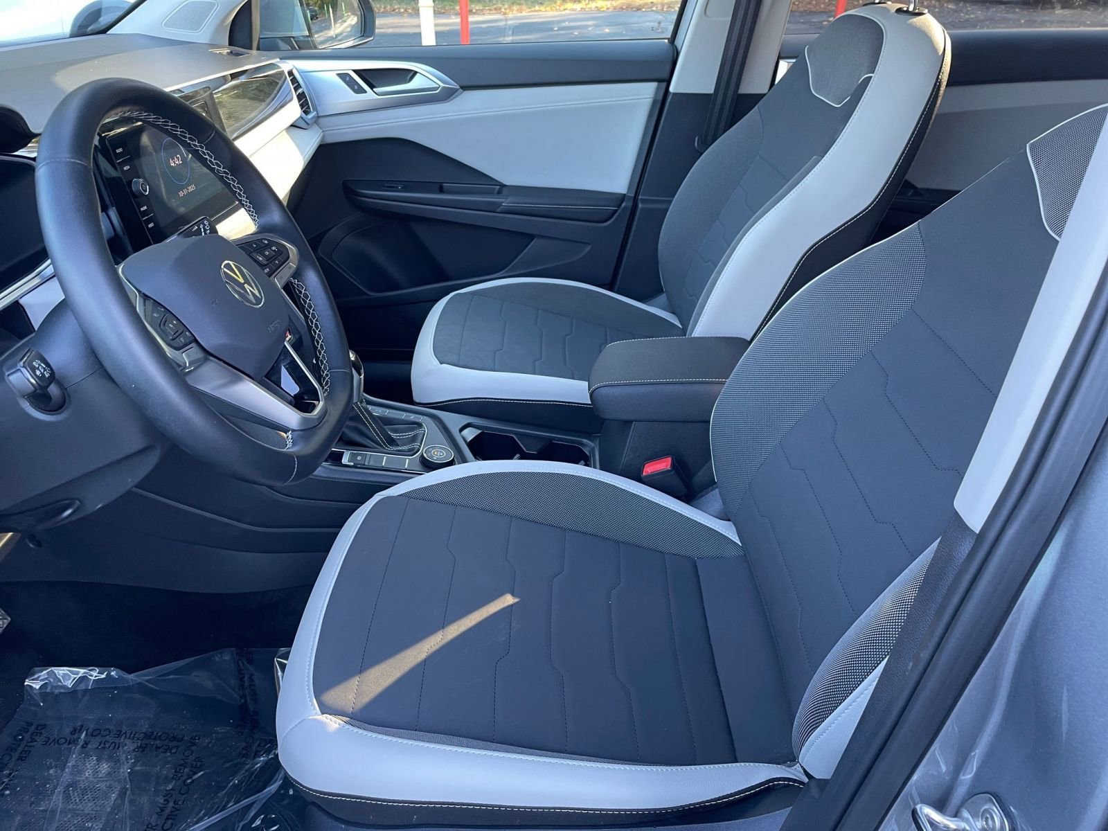 Thumbnail: 2025 Volkswagen Taos - 23