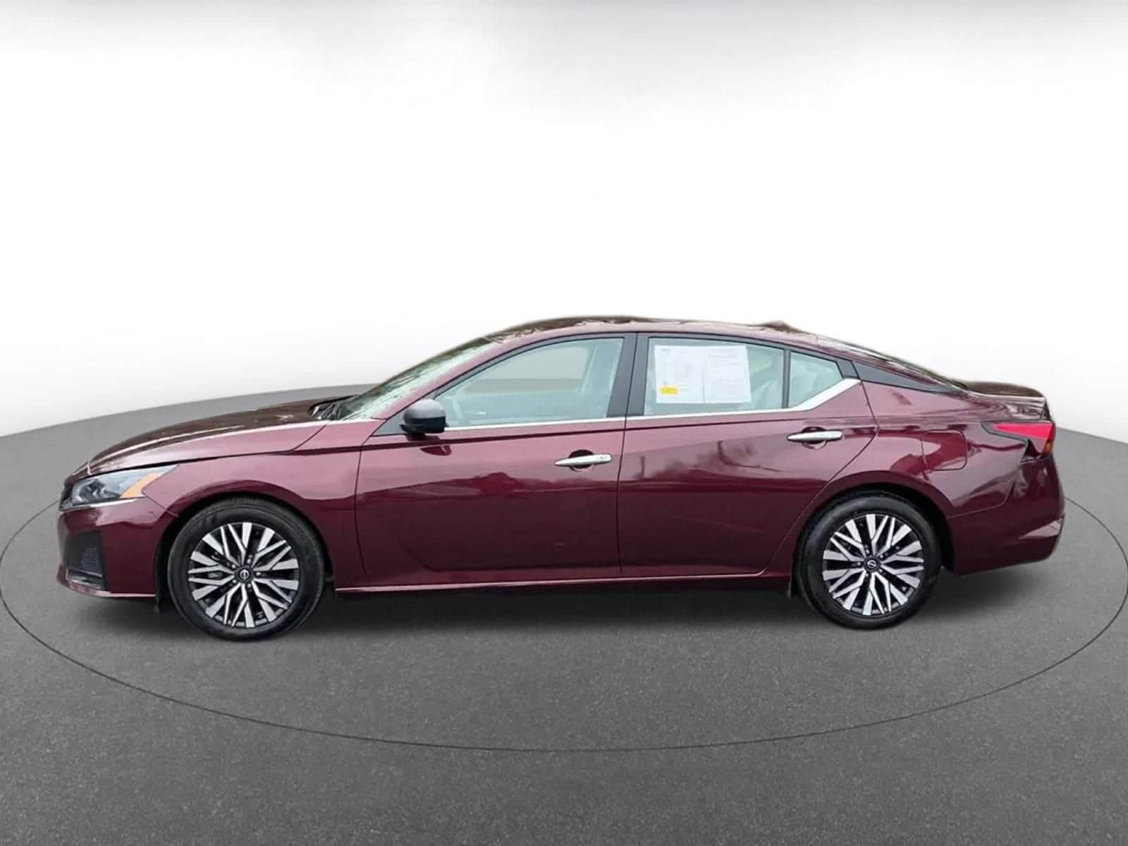 Thumbnail: 2025 Nissan Altima - 9