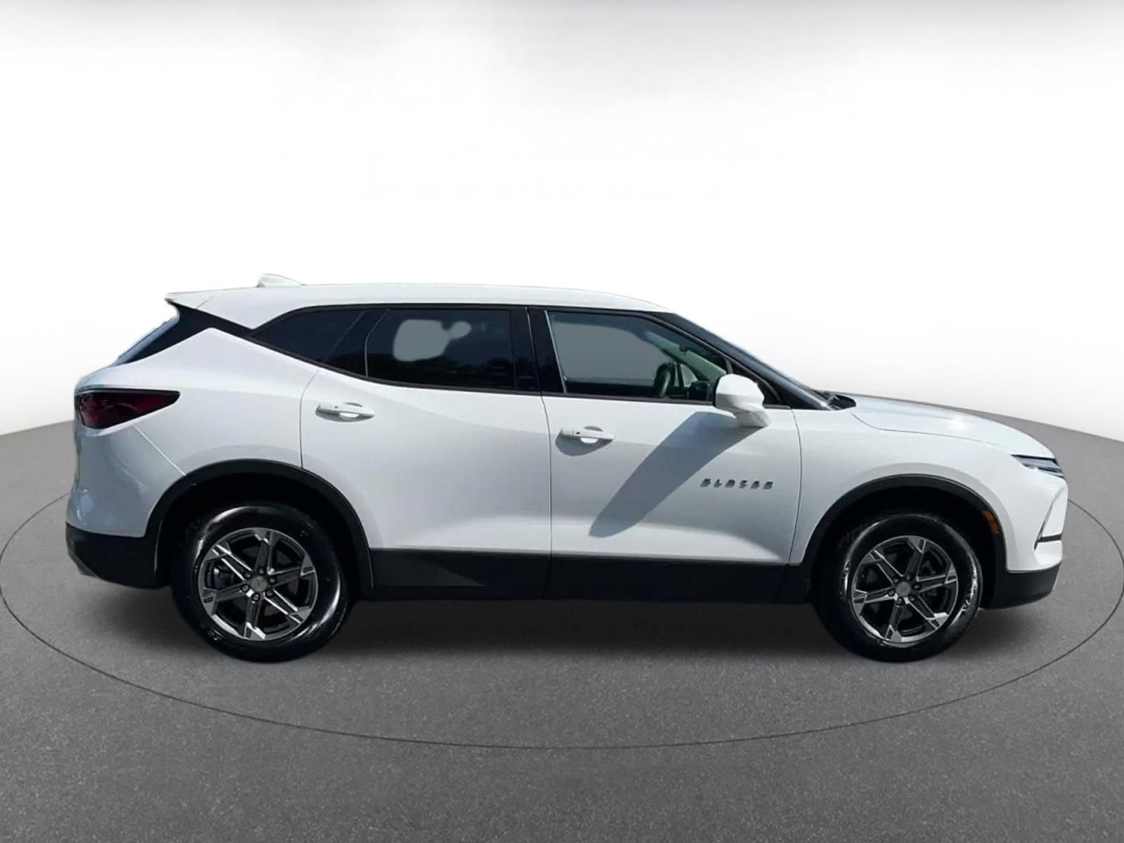 Thumbnail: 2026 Chevrolet Blazer - 16