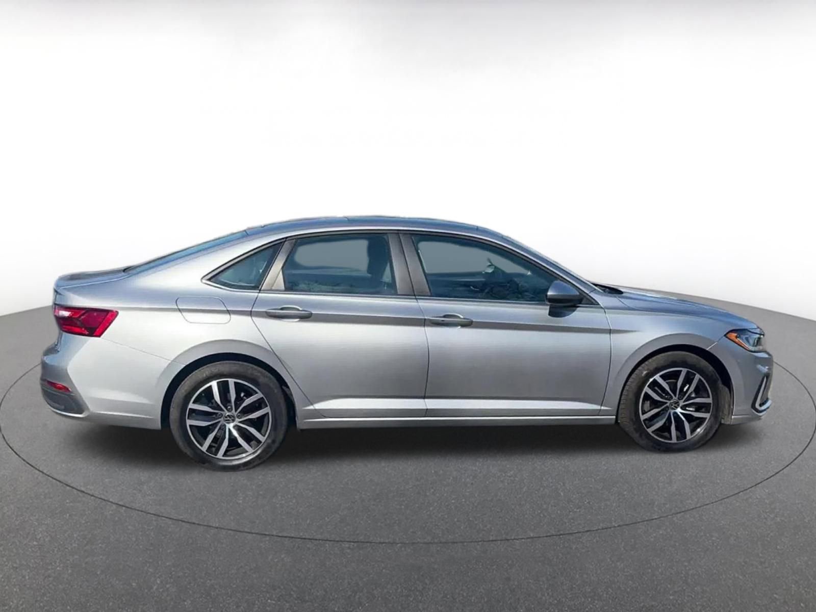 Thumbnail: 2025 Volkswagen Jetta - 16