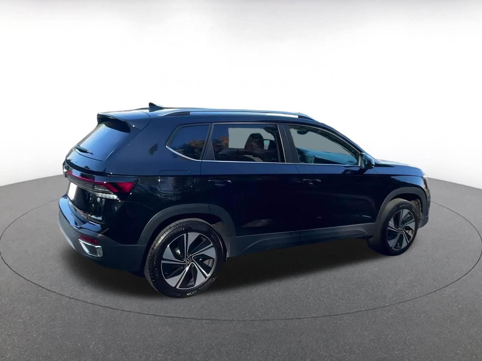 Thumbnail: 2025 Volkswagen Taos - 12