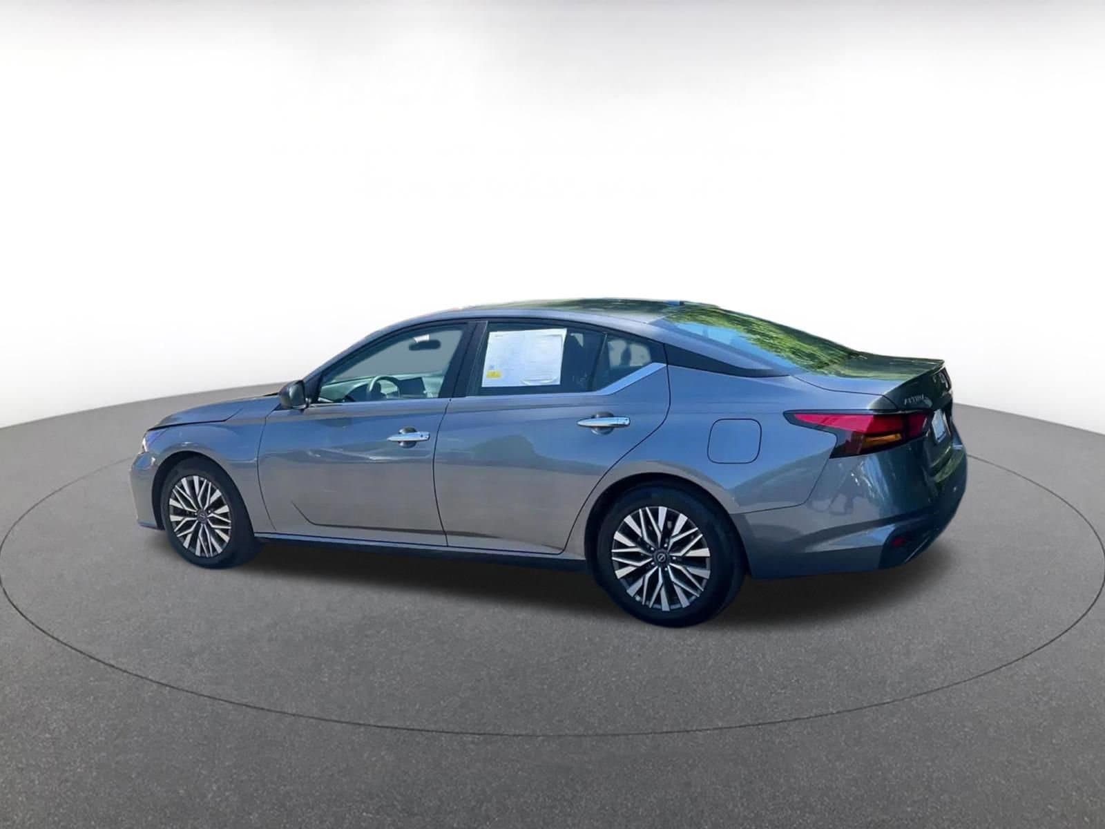 Thumbnail: 2025 Nissan Altima - 10