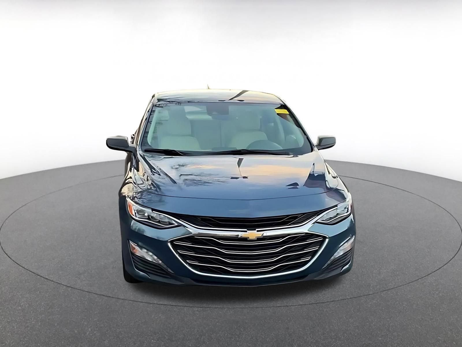 Thumbnail: 2024 Chevrolet Malibu - 4