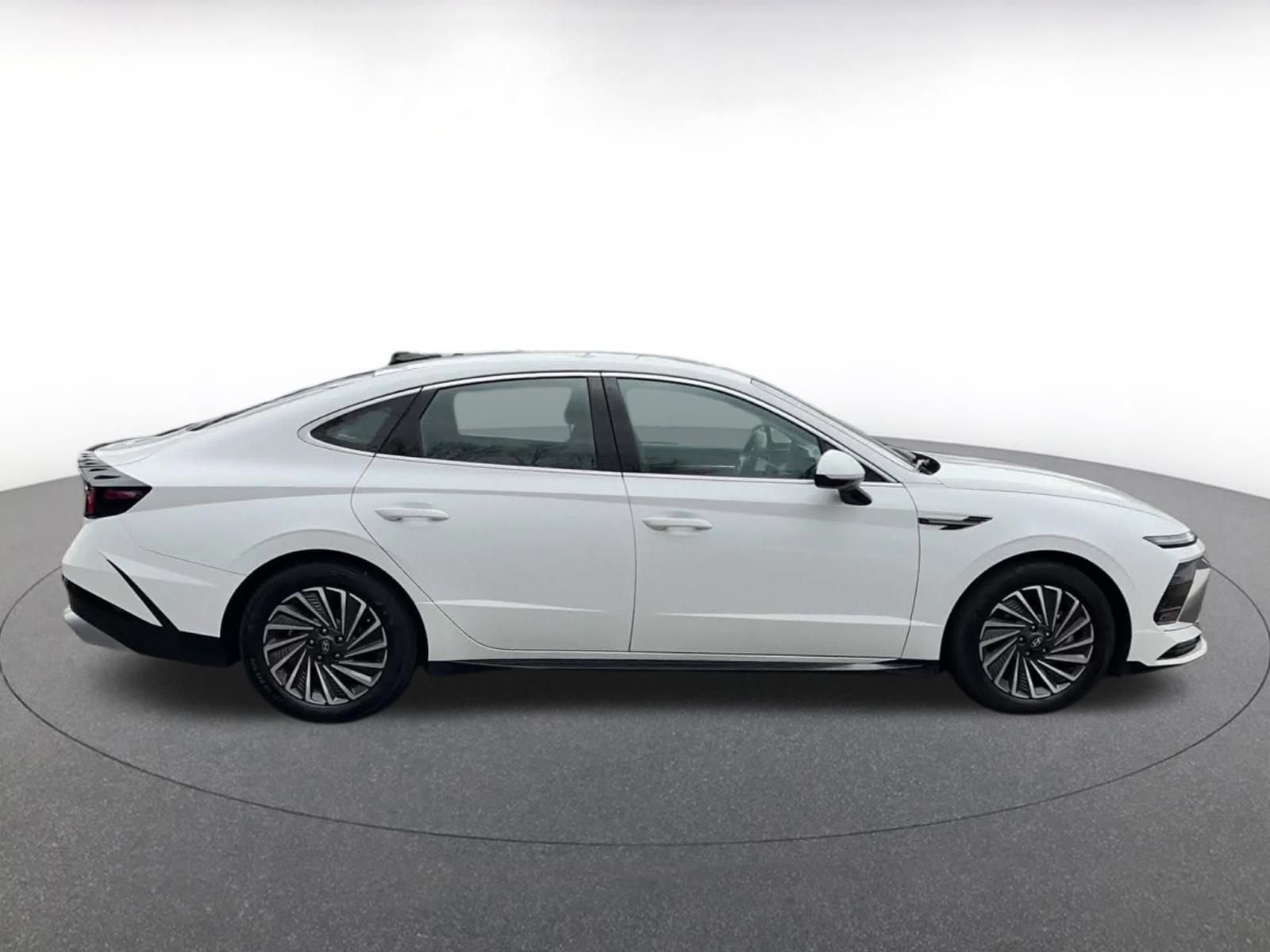 Thumbnail: 2025 Hyundai Sonata - 16