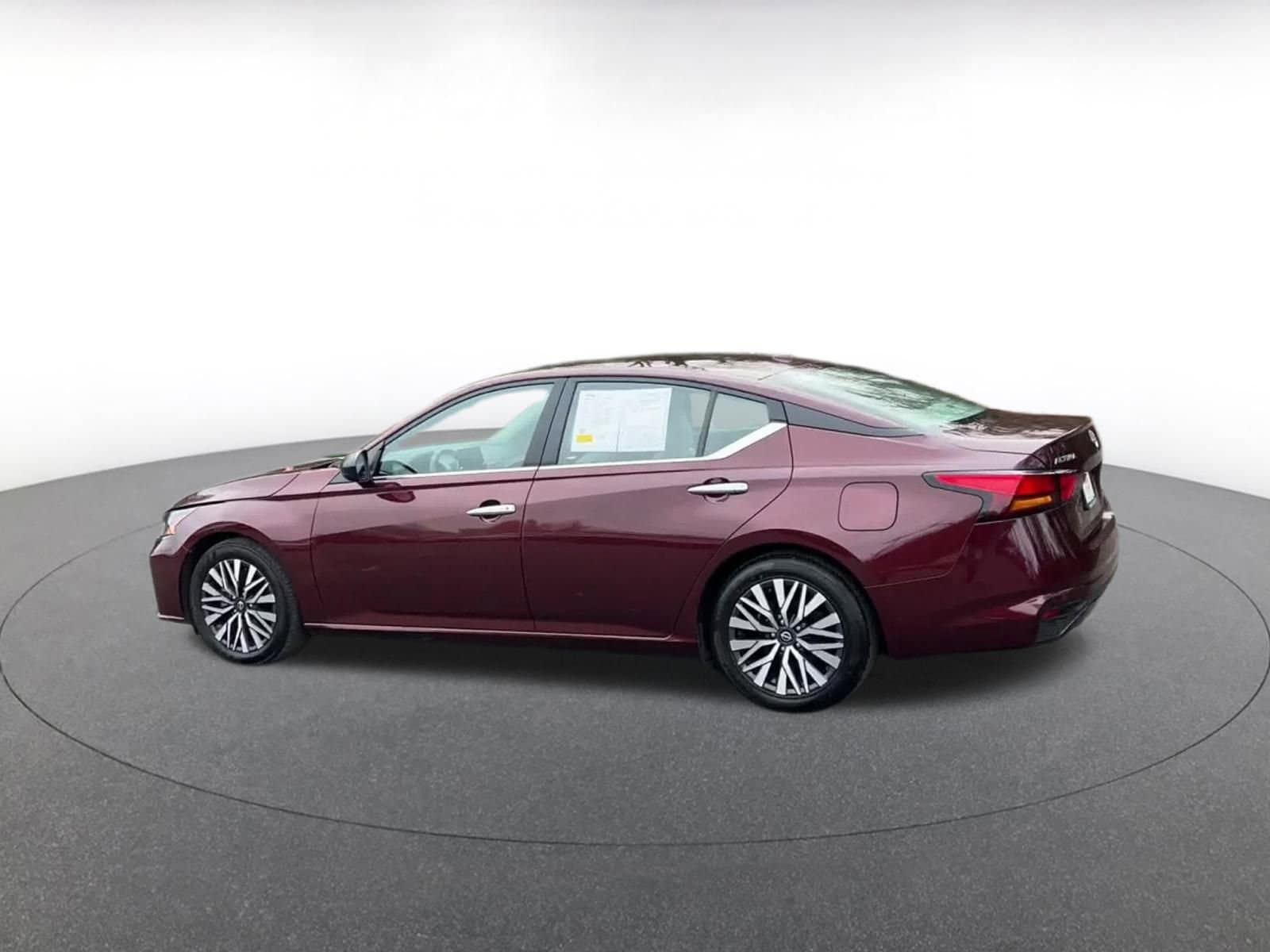 Thumbnail: 2025 Nissan Altima - 10