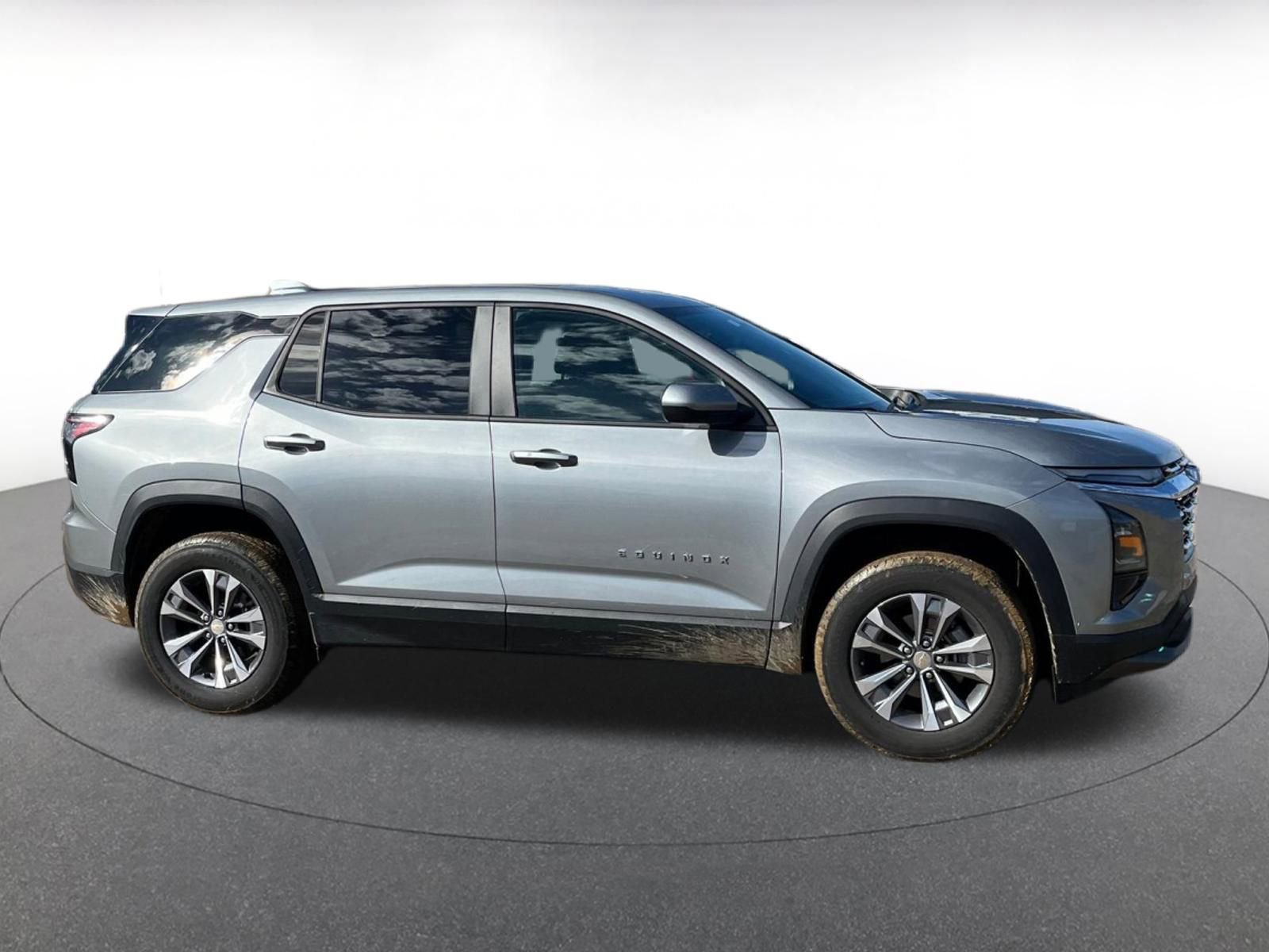 Thumbnail: 2025 Chevrolet Equinox - 18