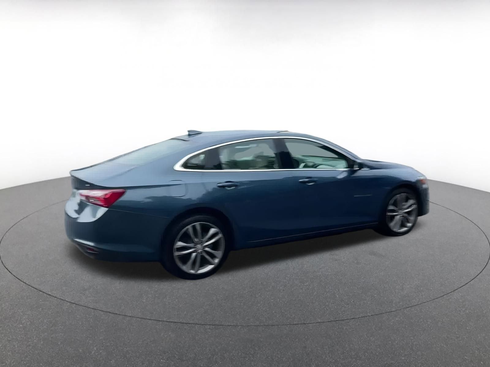 Thumbnail: 2024 Chevrolet Malibu - 15