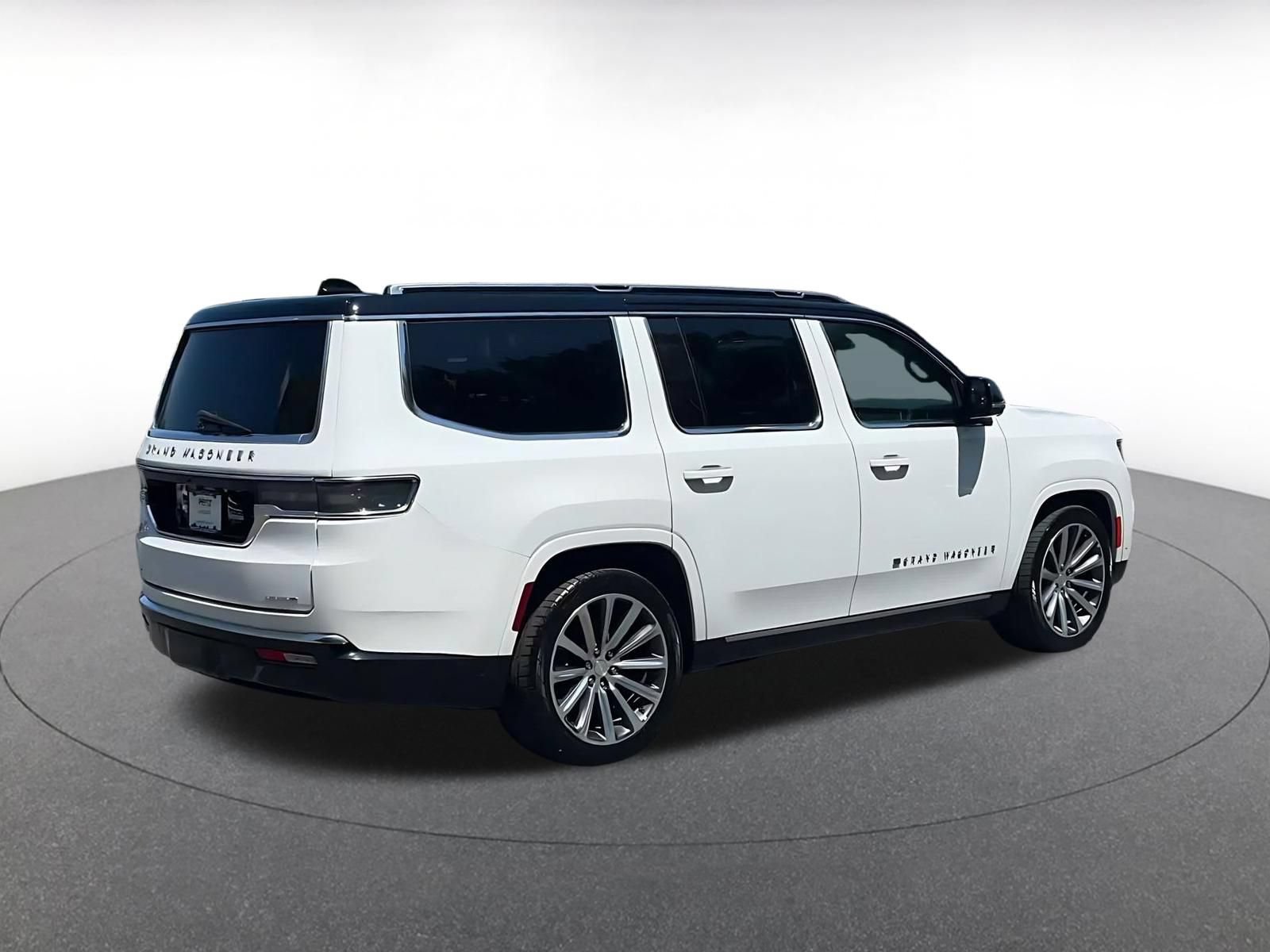Thumbnail: 2023 Jeep Grand Wagoneer - 12