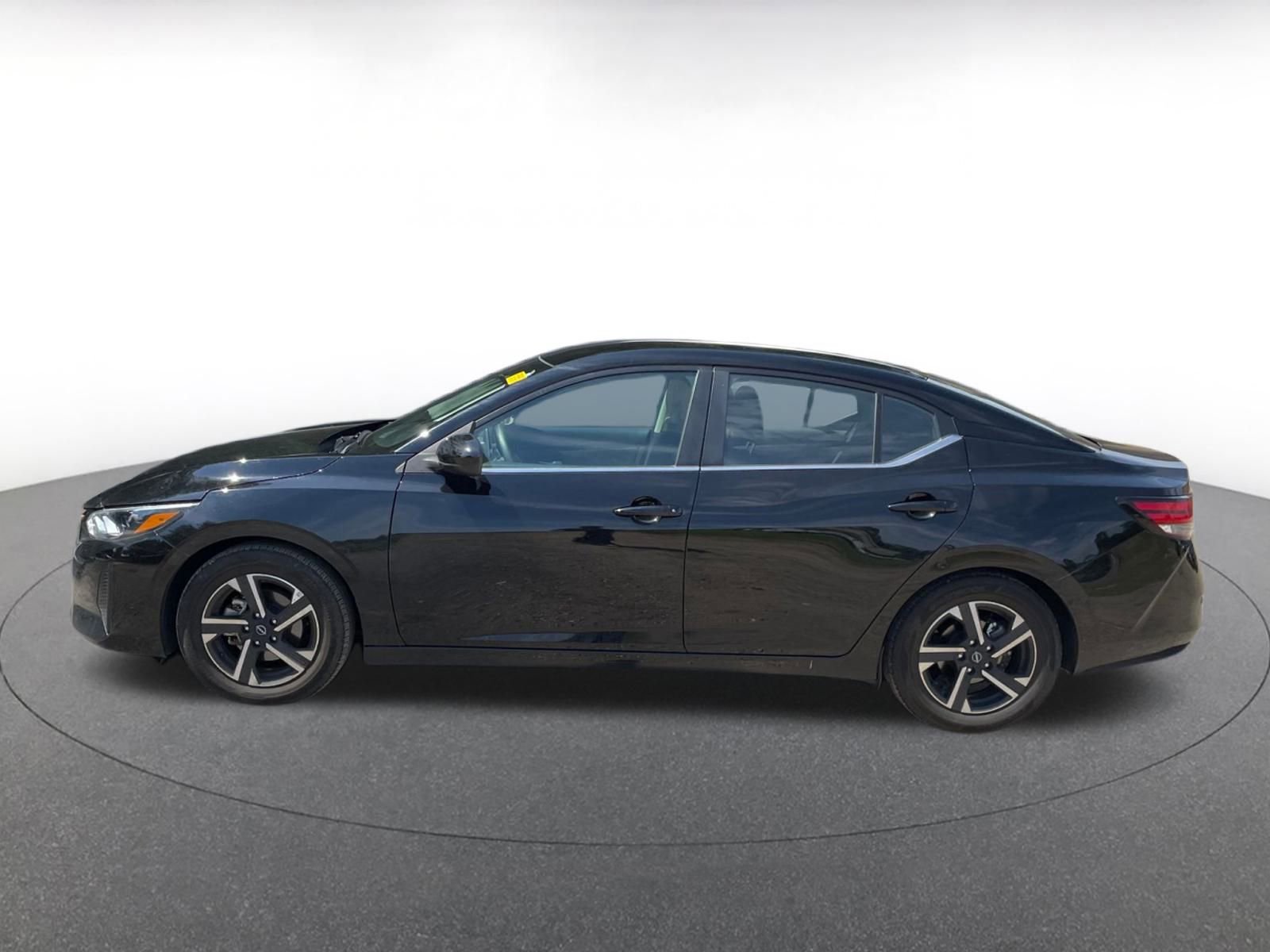 Thumbnail: 2024 Nissan Sentra - 10