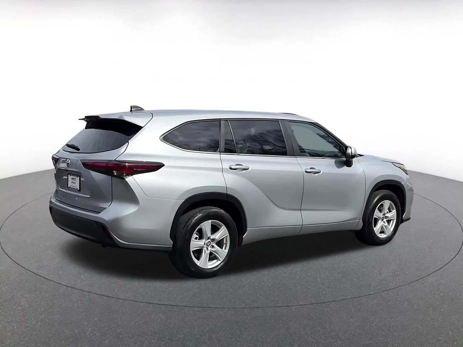 Thumbnail: 2025 Toyota Highlander - 12