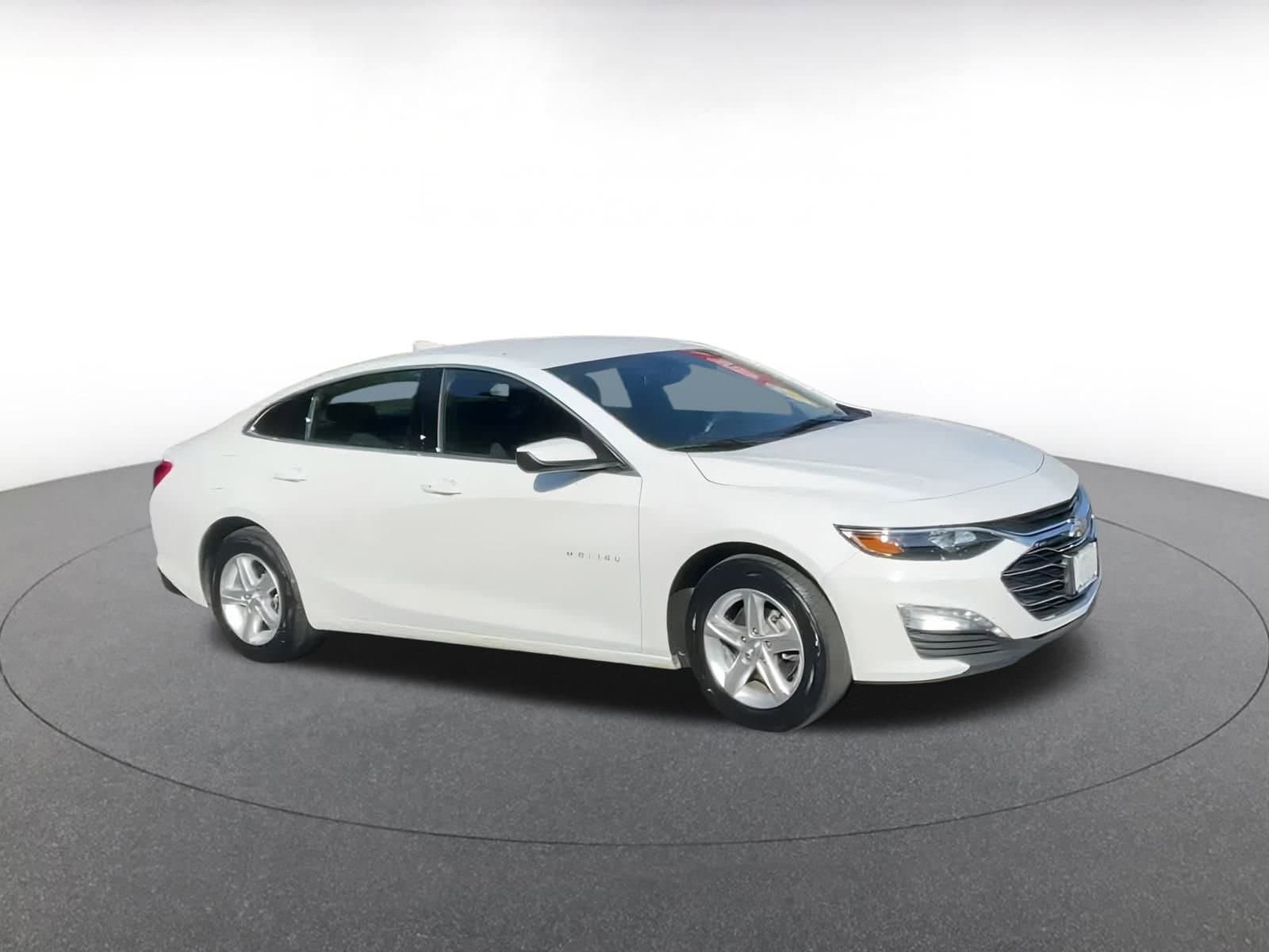 Thumbnail: 2024 Chevrolet Malibu - 2