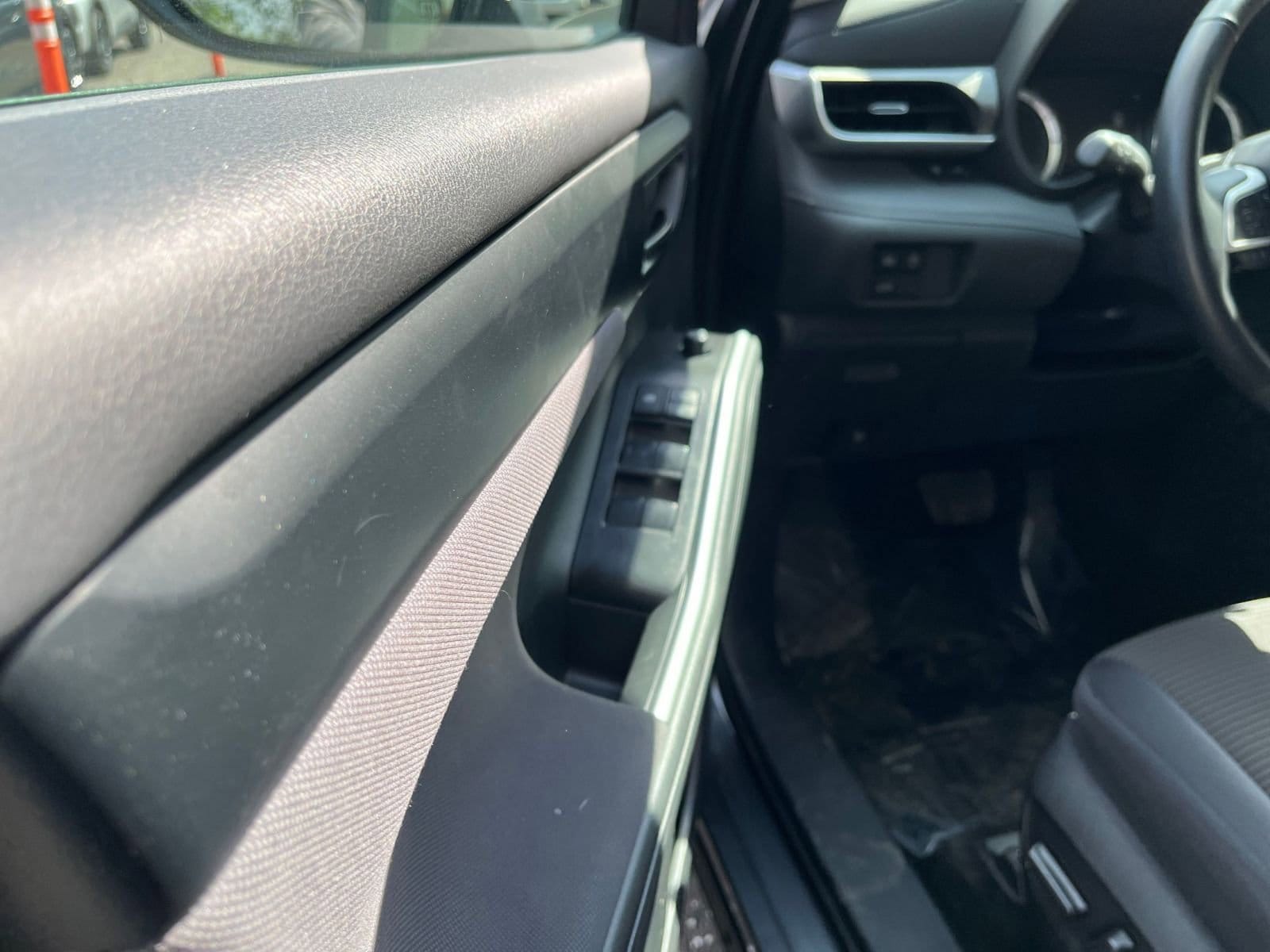 Thumbnail: 2025 Toyota Highlander - 18