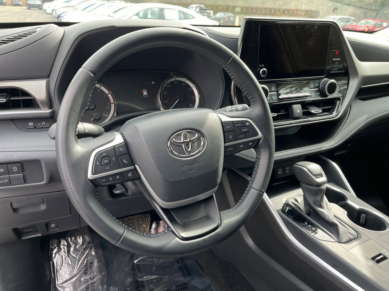 Thumbnail: 2025 Toyota Highlander - 28