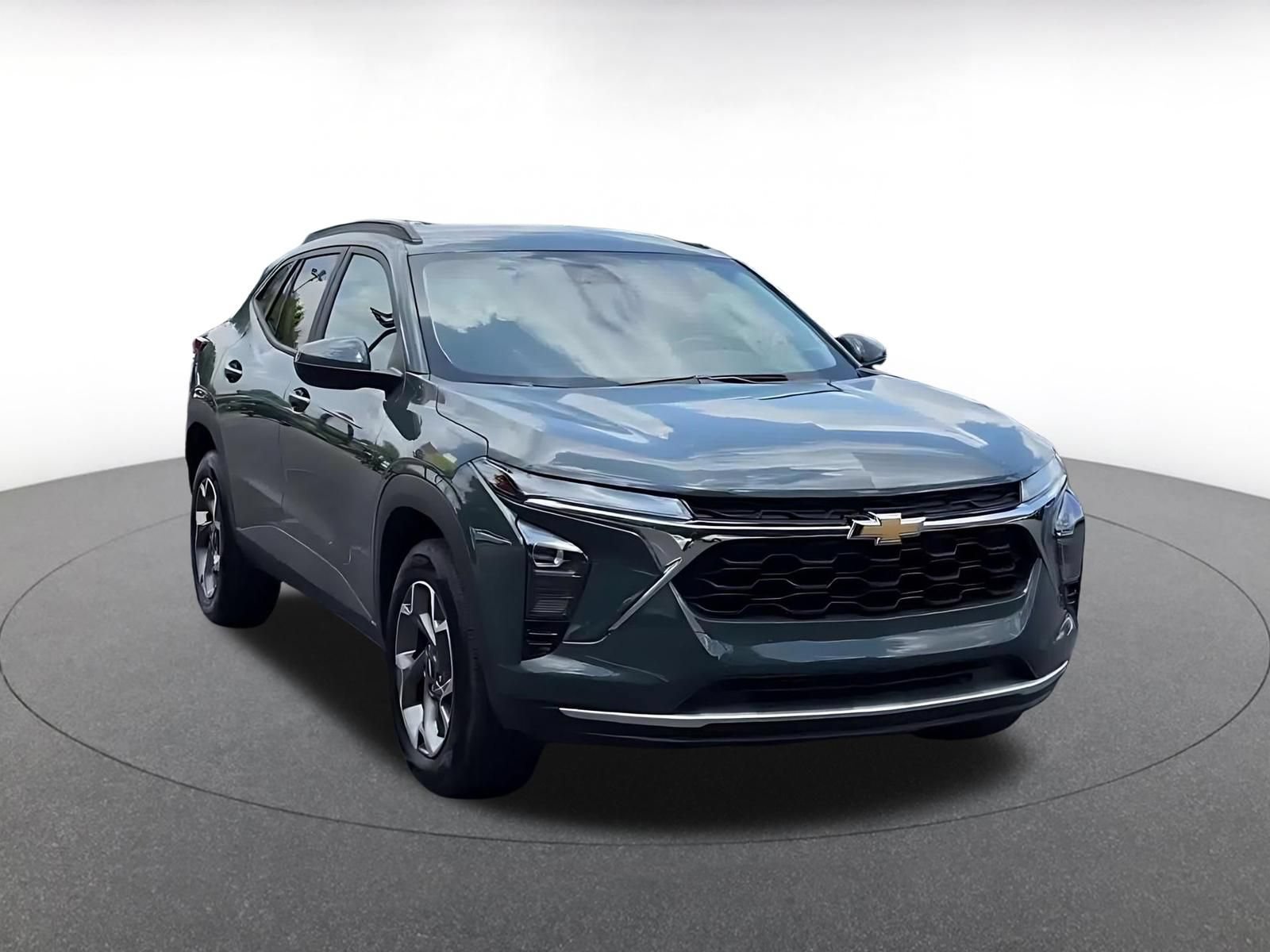 Thumbnail: 2025 Chevrolet Trax - 3