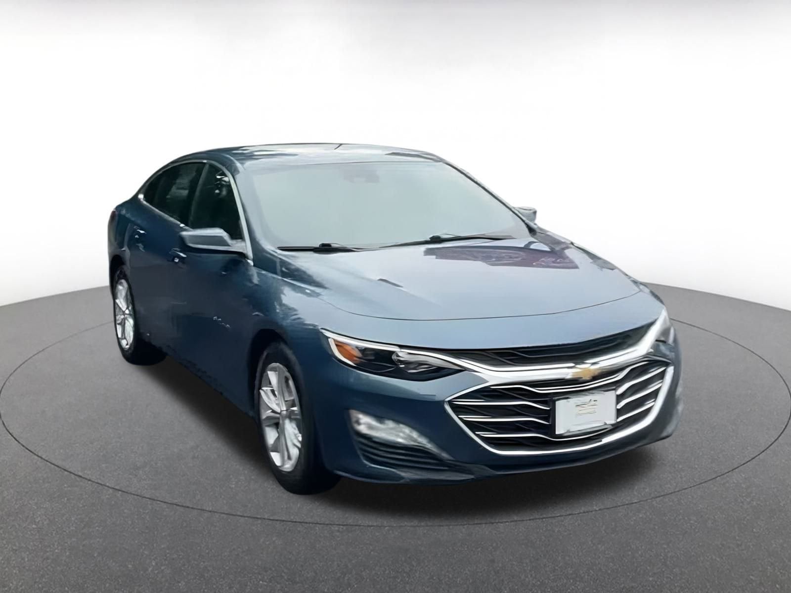 Thumbnail: 2024 Chevrolet Malibu - 3