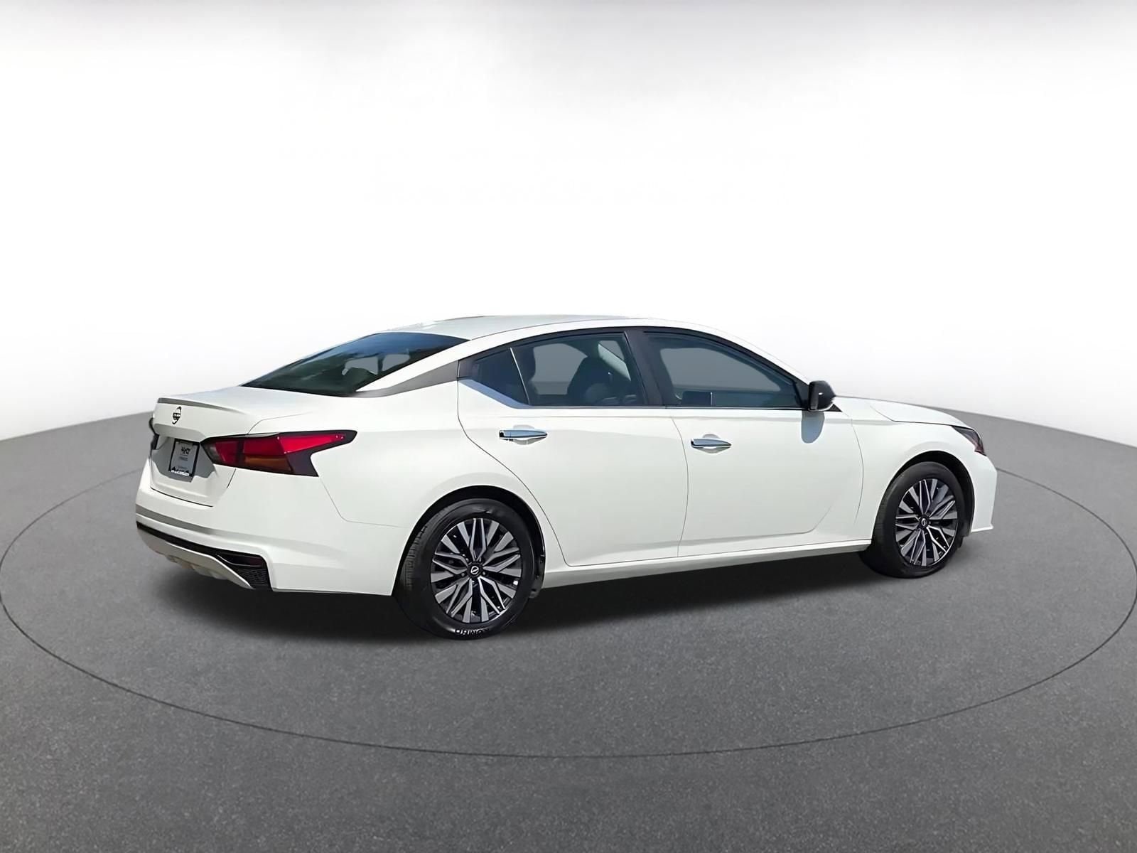 Thumbnail: 2025 Nissan Altima - 15