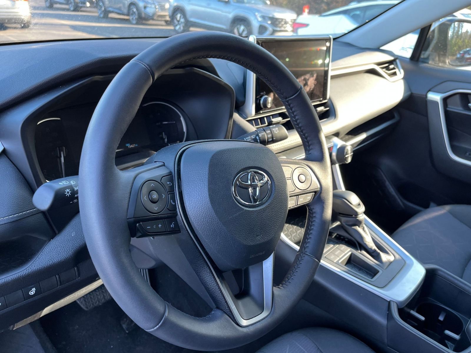 Thumbnail: 2025 Toyota RAV4 - 28